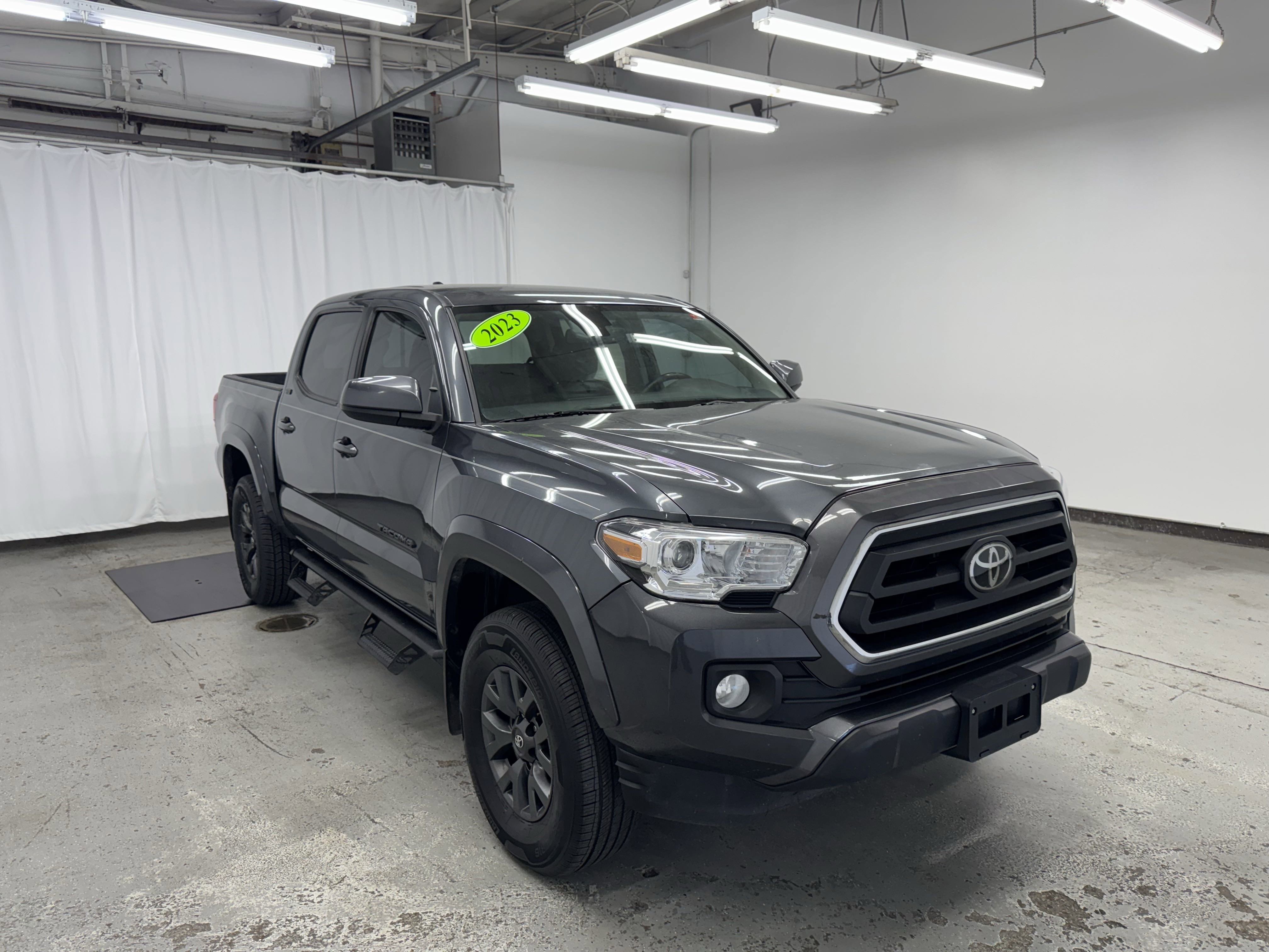 2023 Toyota Tacoma 2WD SR5 Double Cab 5' Bed V6 AT