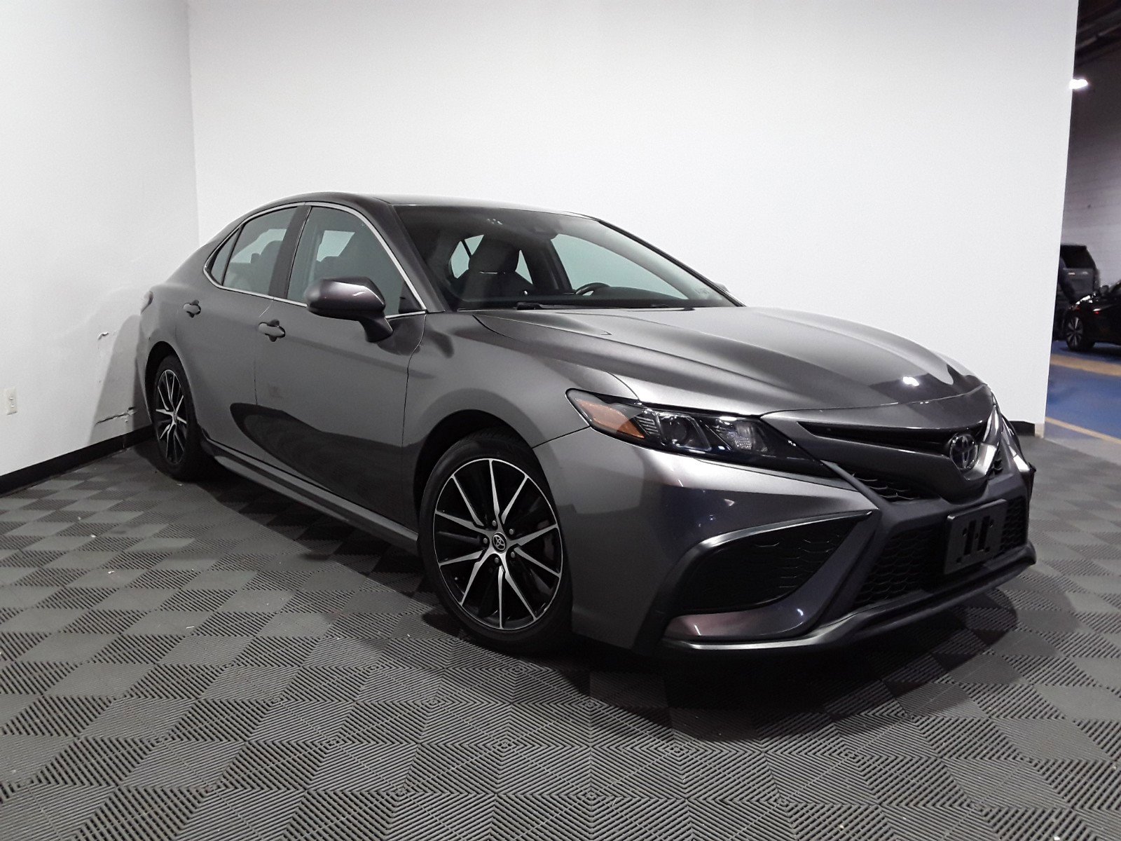 2021 Toyota Camry SE Auto