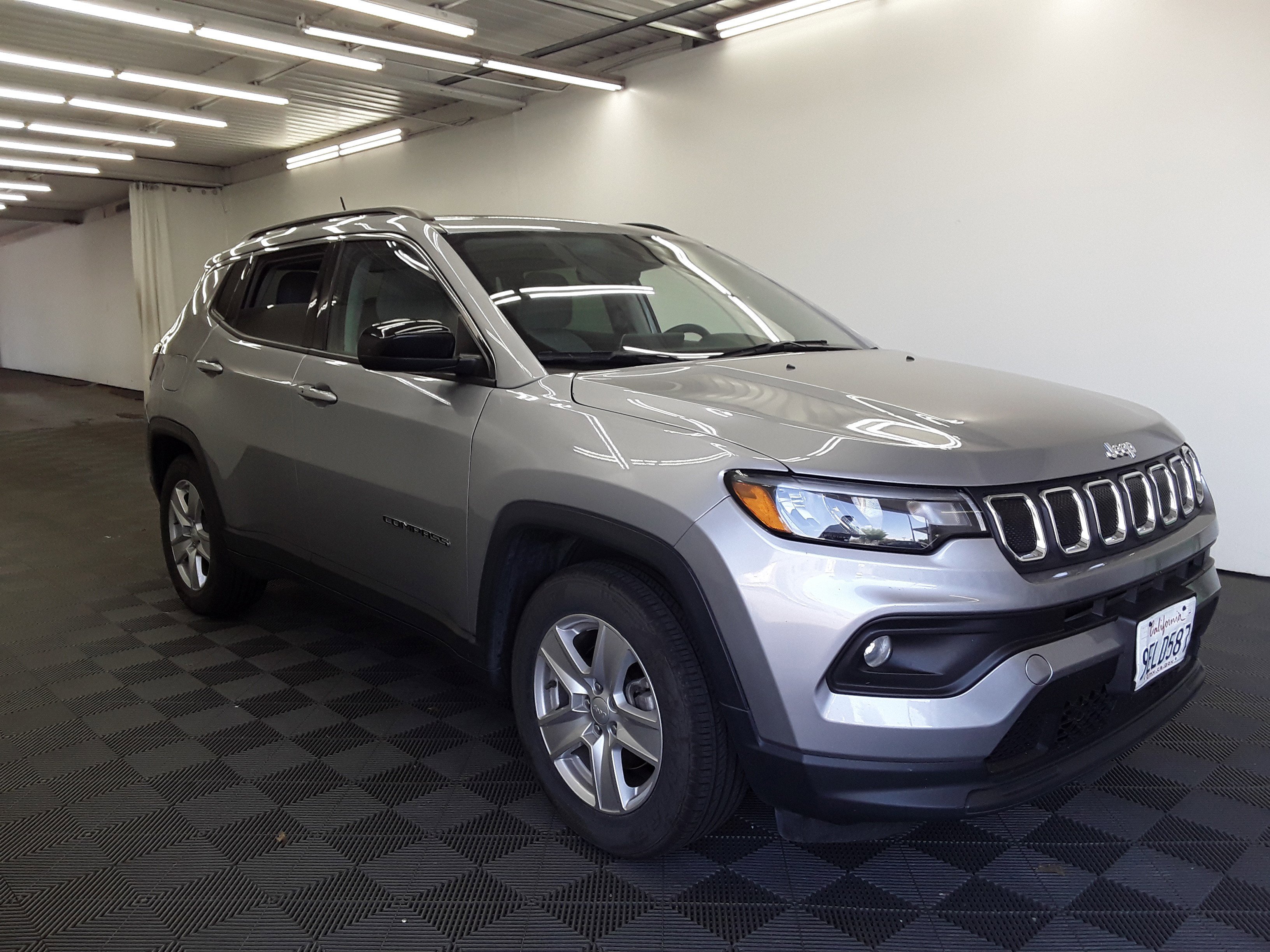 Used 2022 Jeep Compass Latitude FWD