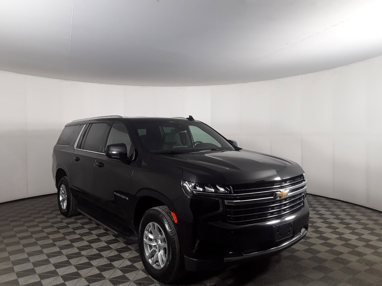 2023 Chevrolet Suburban 4WD 4dr LT