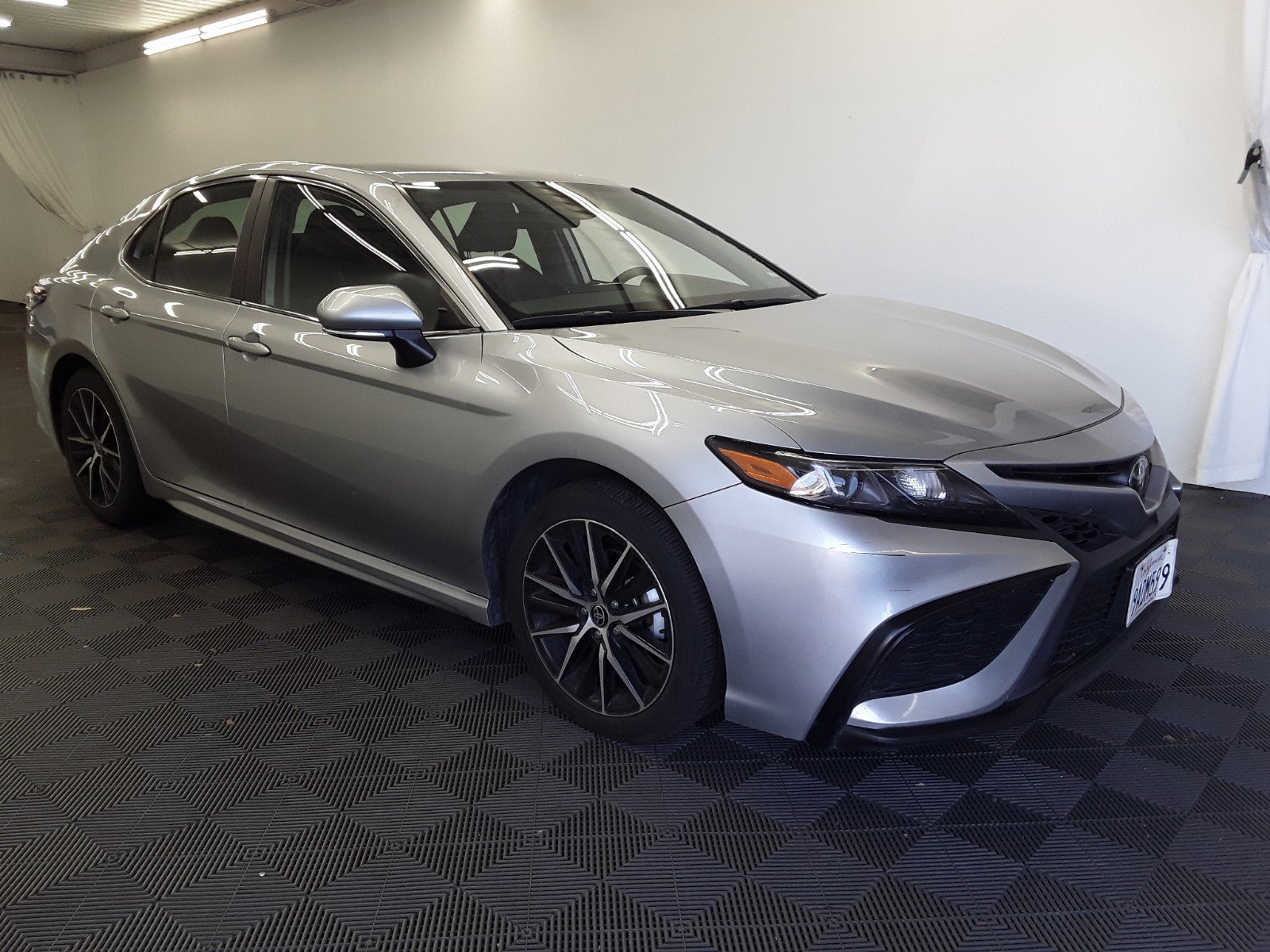 2022 Toyota Camry SE Auto