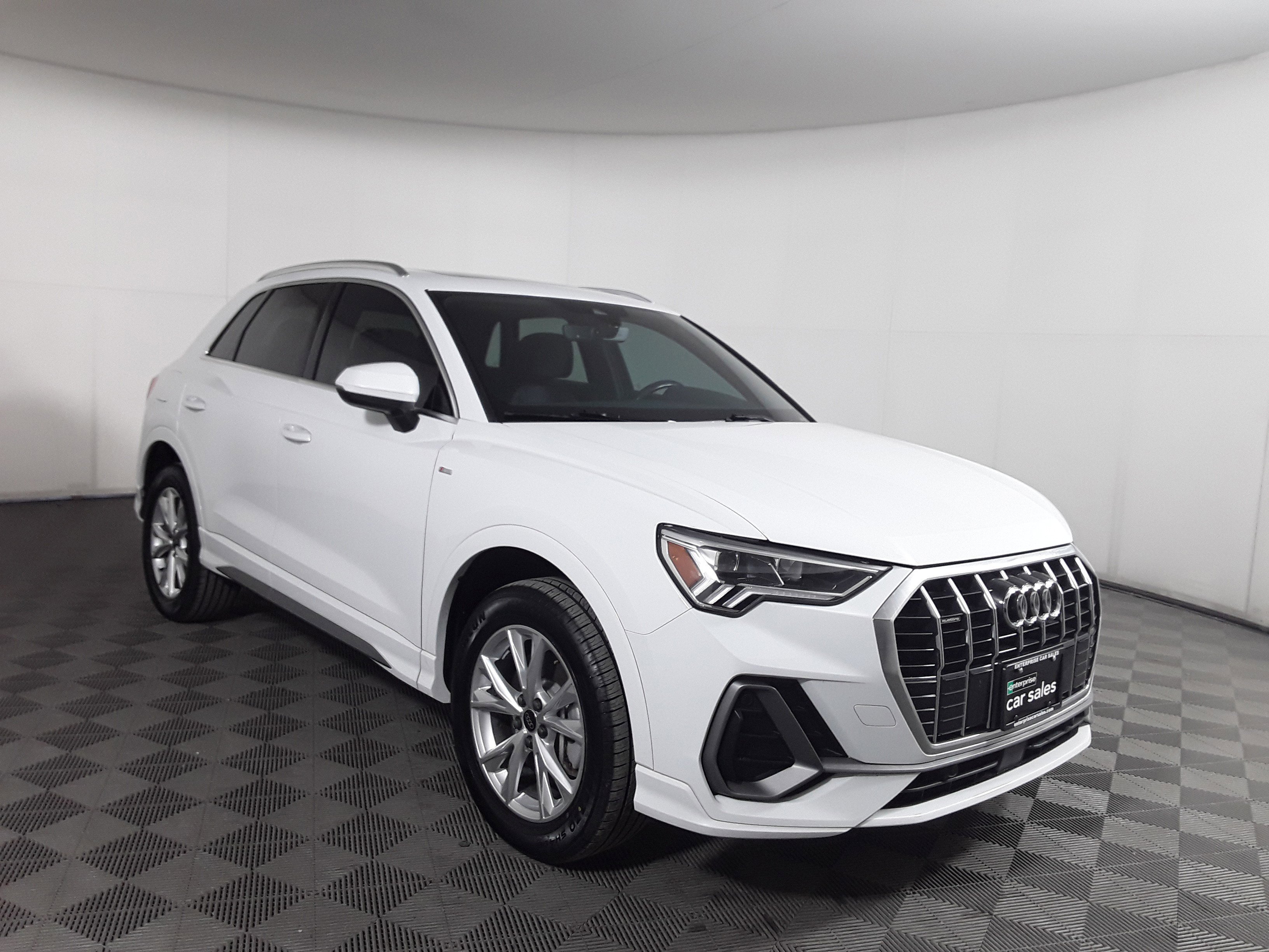2024 Audi Q3 S line Premium 45 TFSI quattro