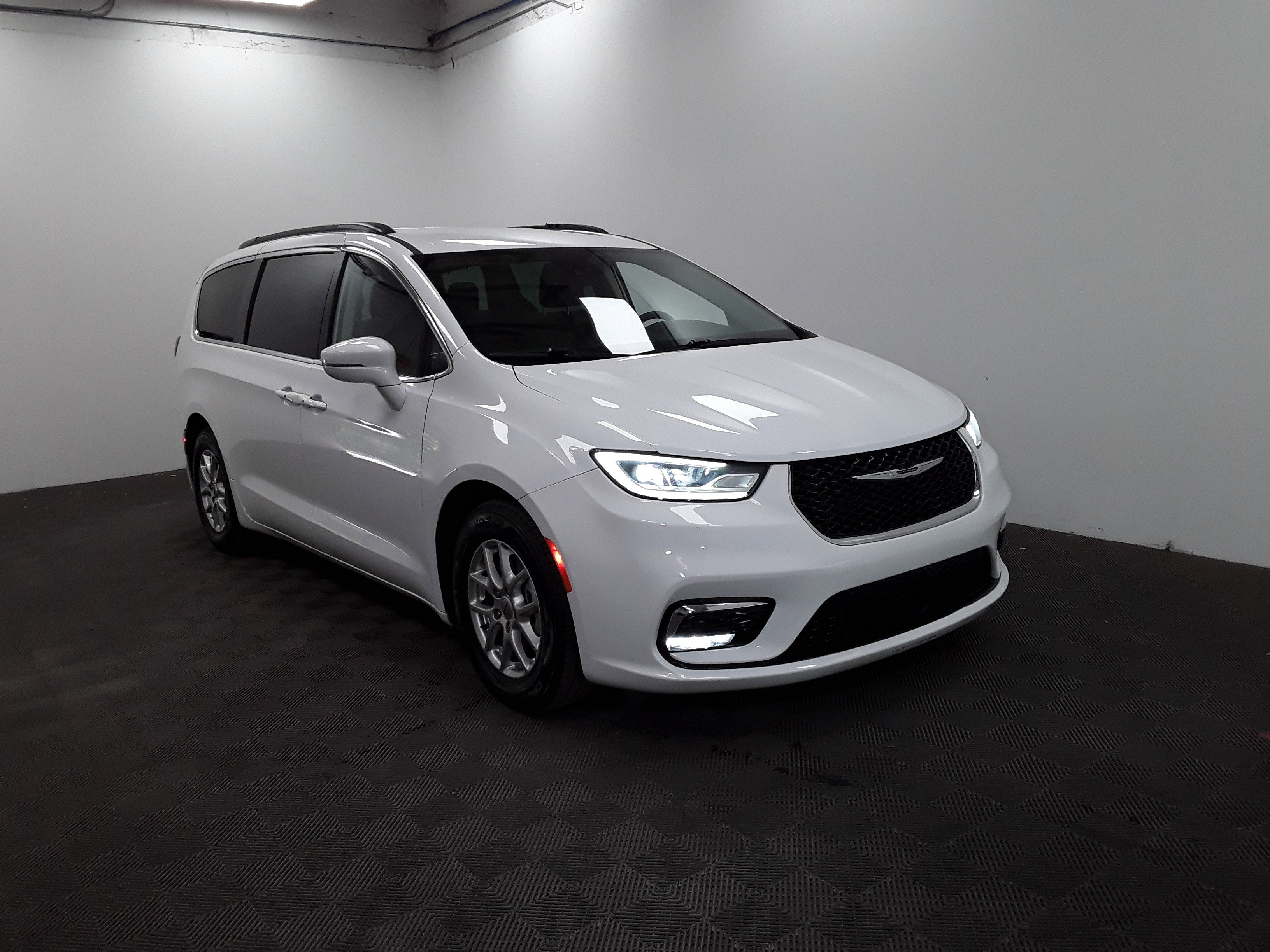 2022 Chrysler Pacifica Touring L FWD