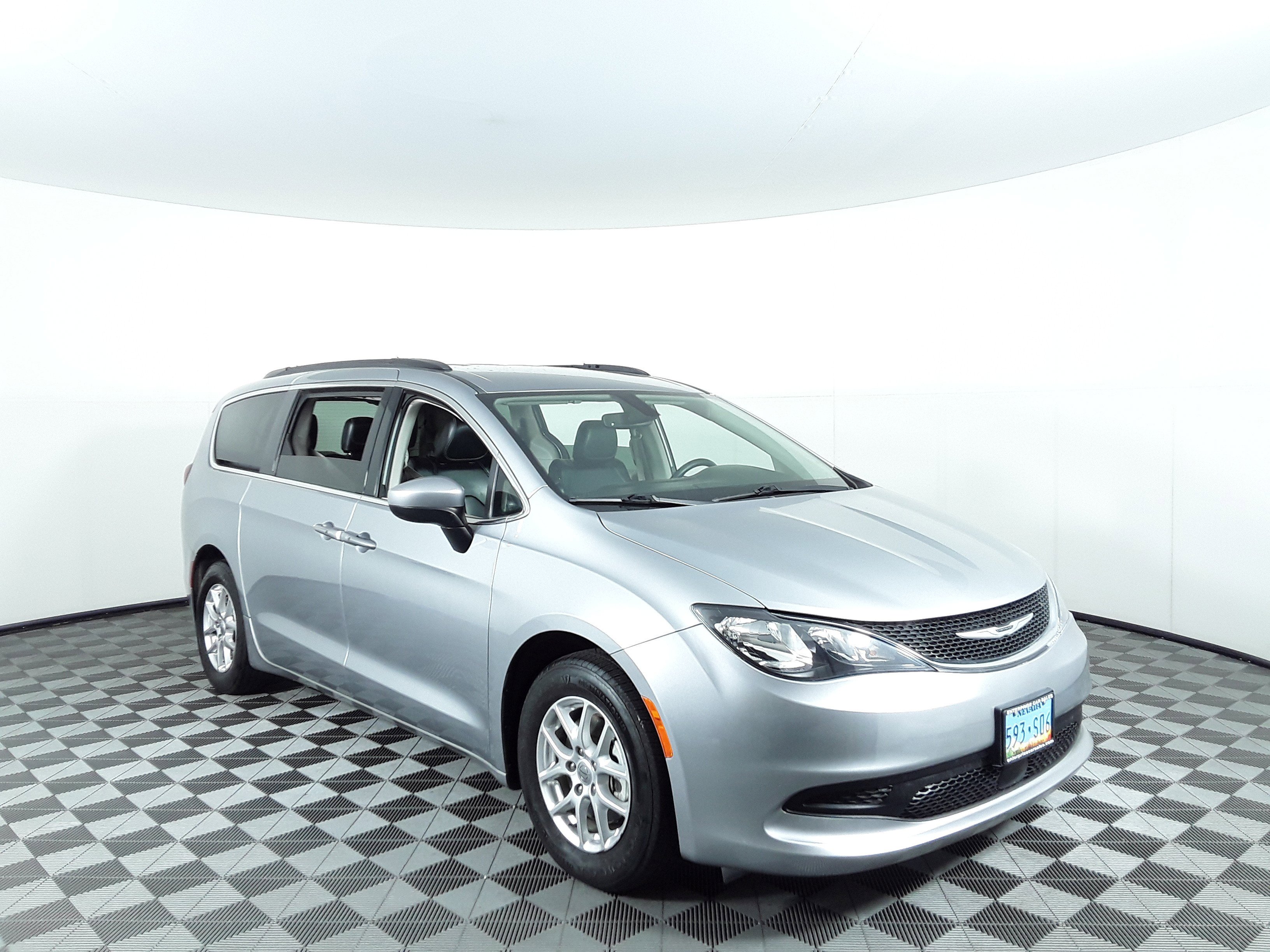 2021 Chrysler Voyager LXI FWD