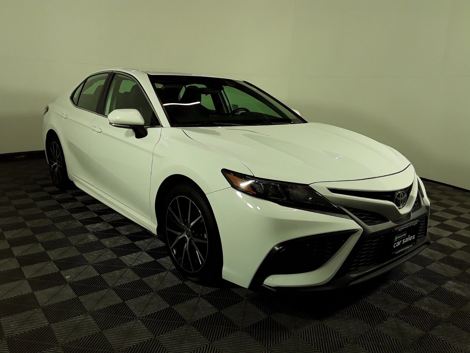 2022 Toyota Camry SE Auto