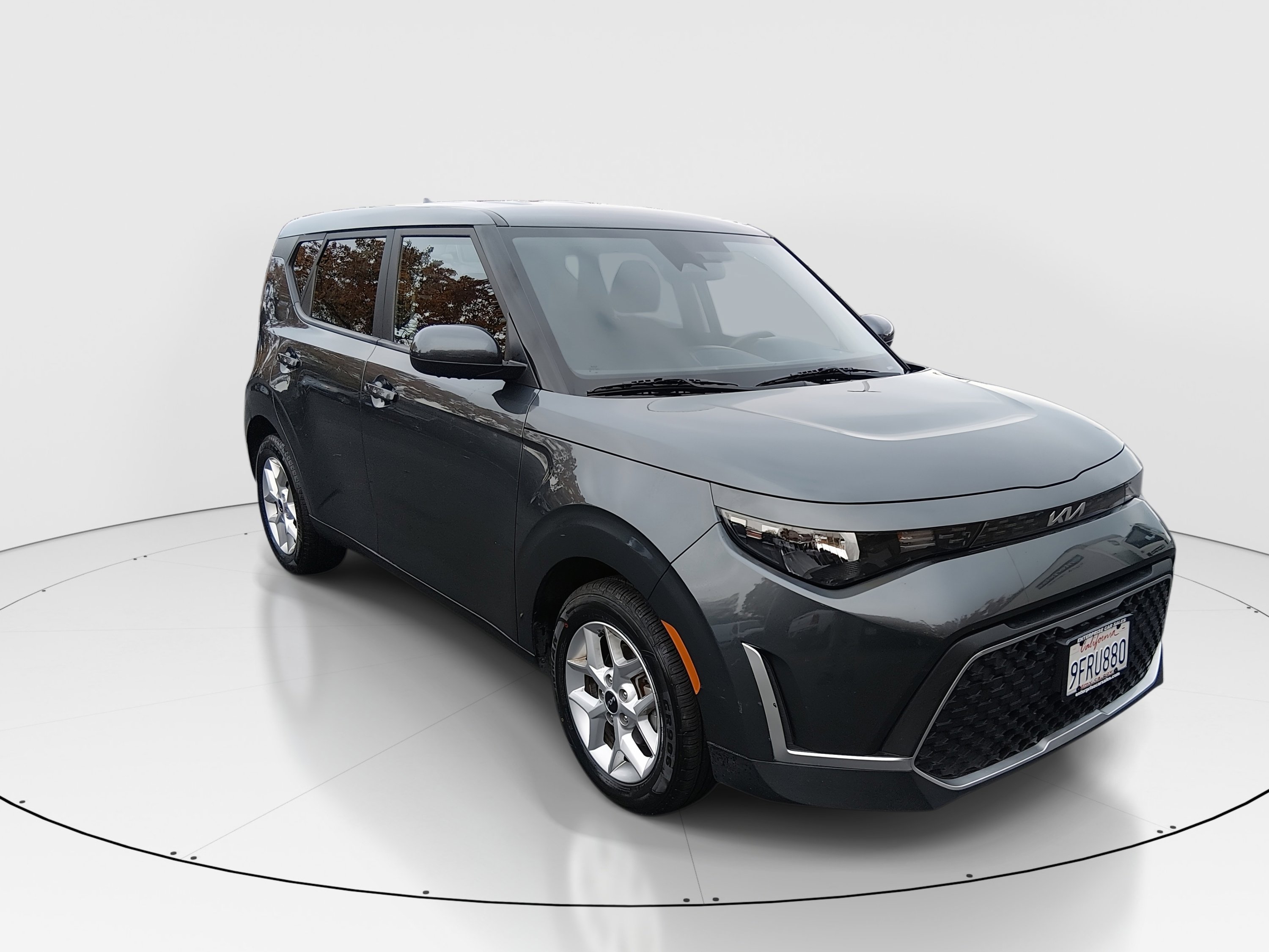2023 Kia Soul LX's photo