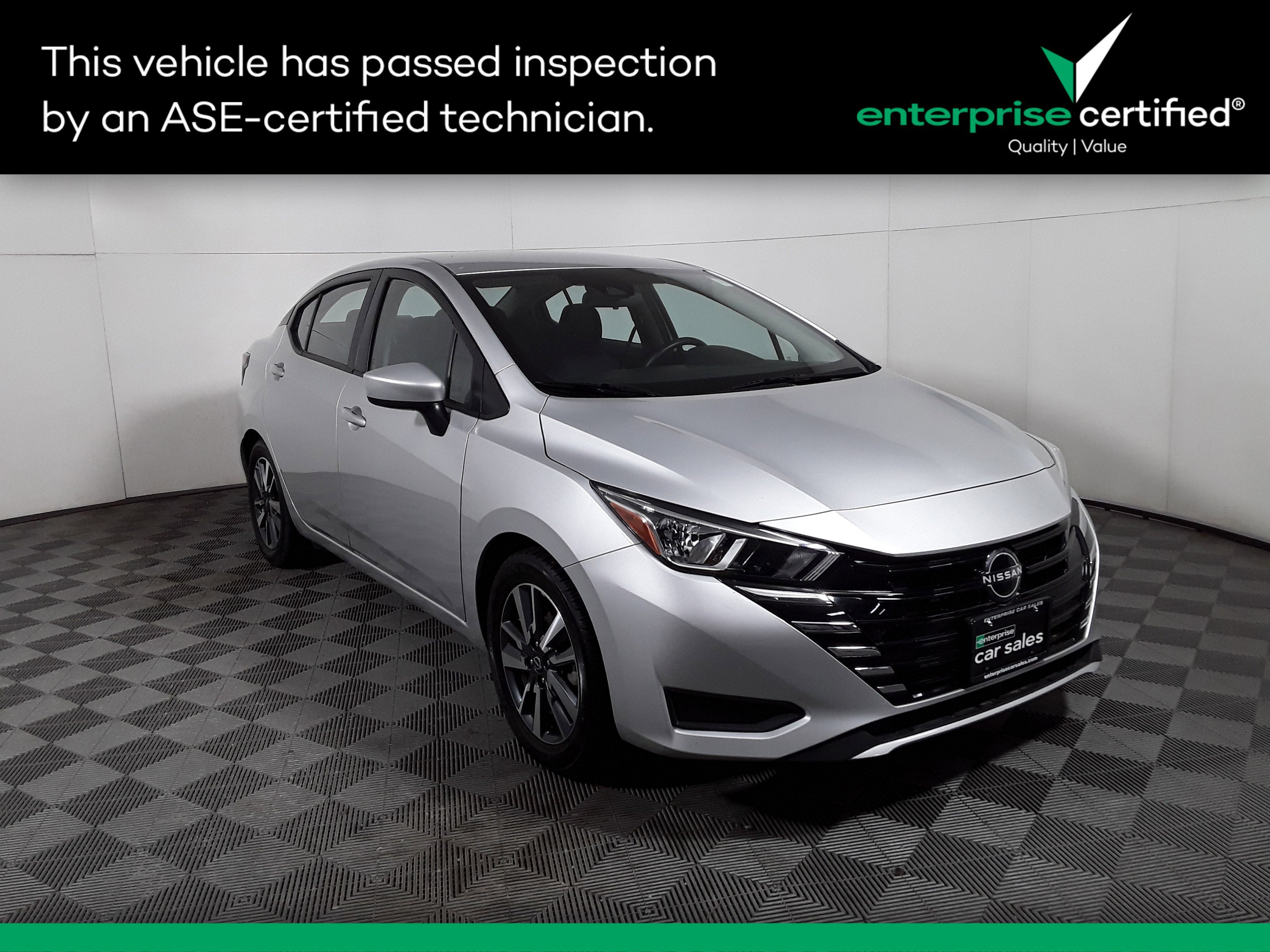 2023 Nissan Versa SV CVT