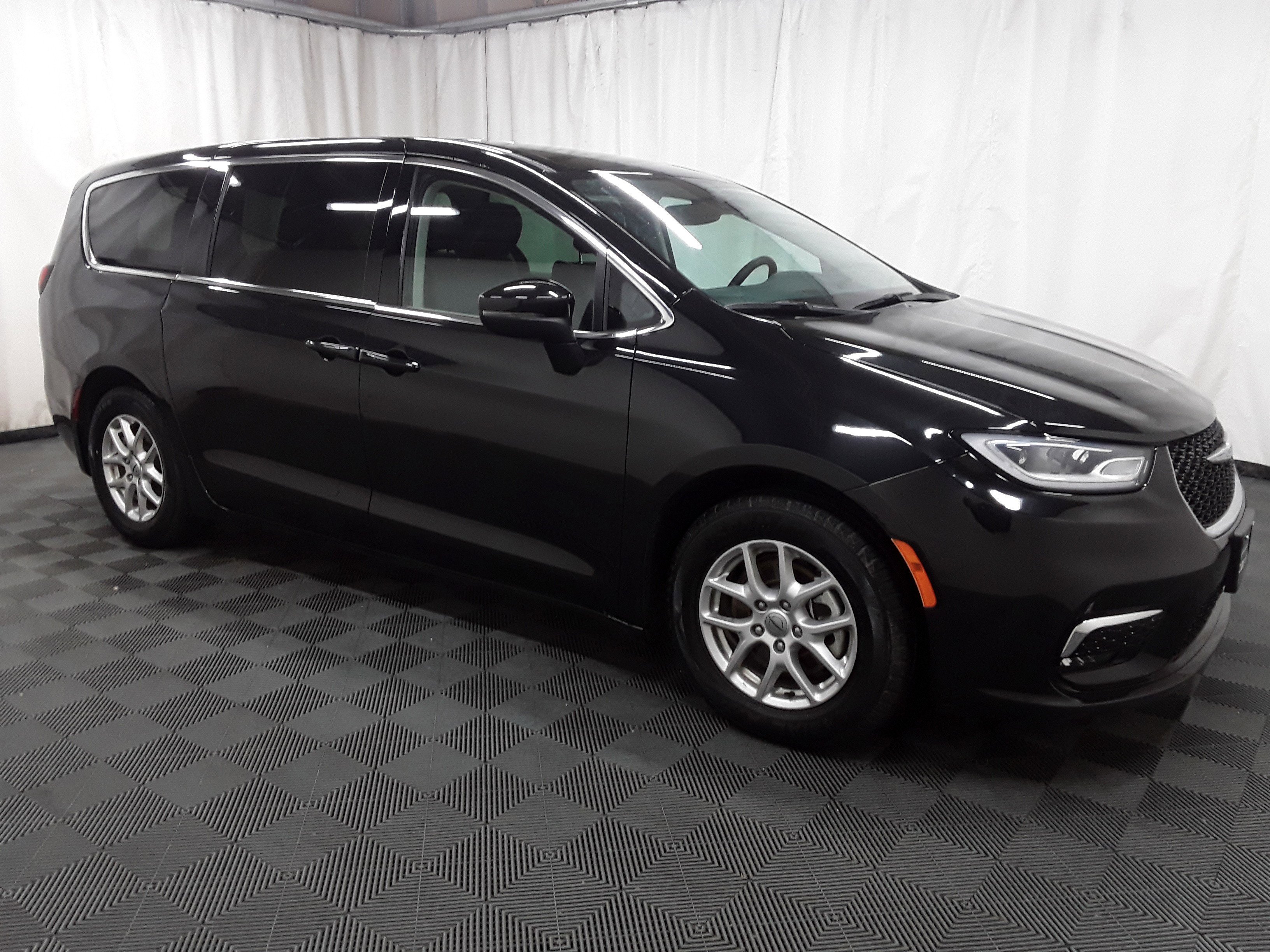 2023 Chrysler Pacifica Touring L FWD