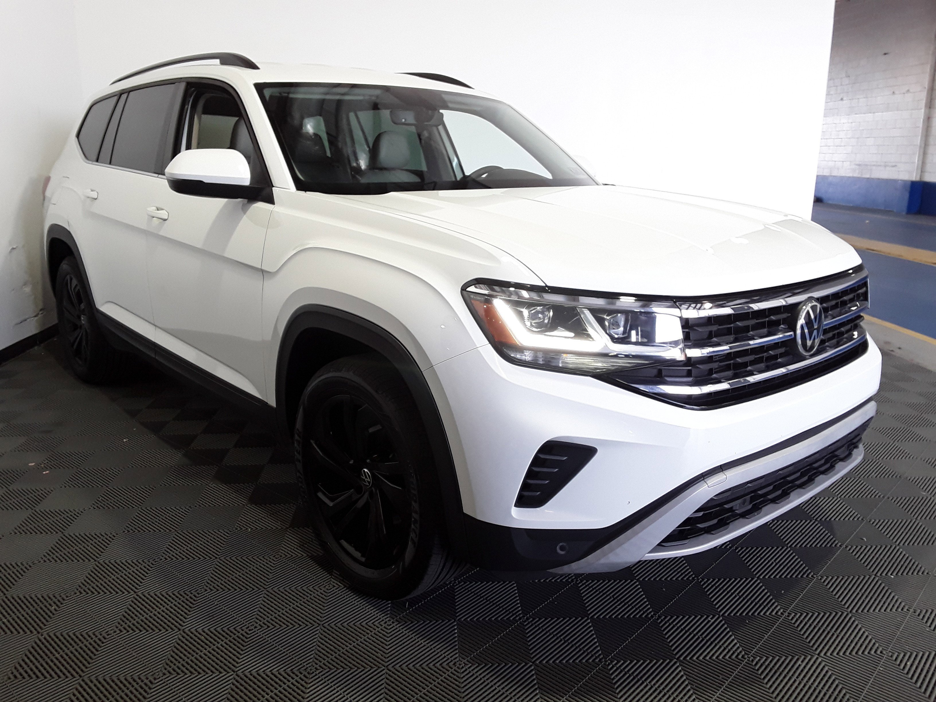 2022 Volkswagen Atlas 3.6L V6 SE w/Technology 4MOTION