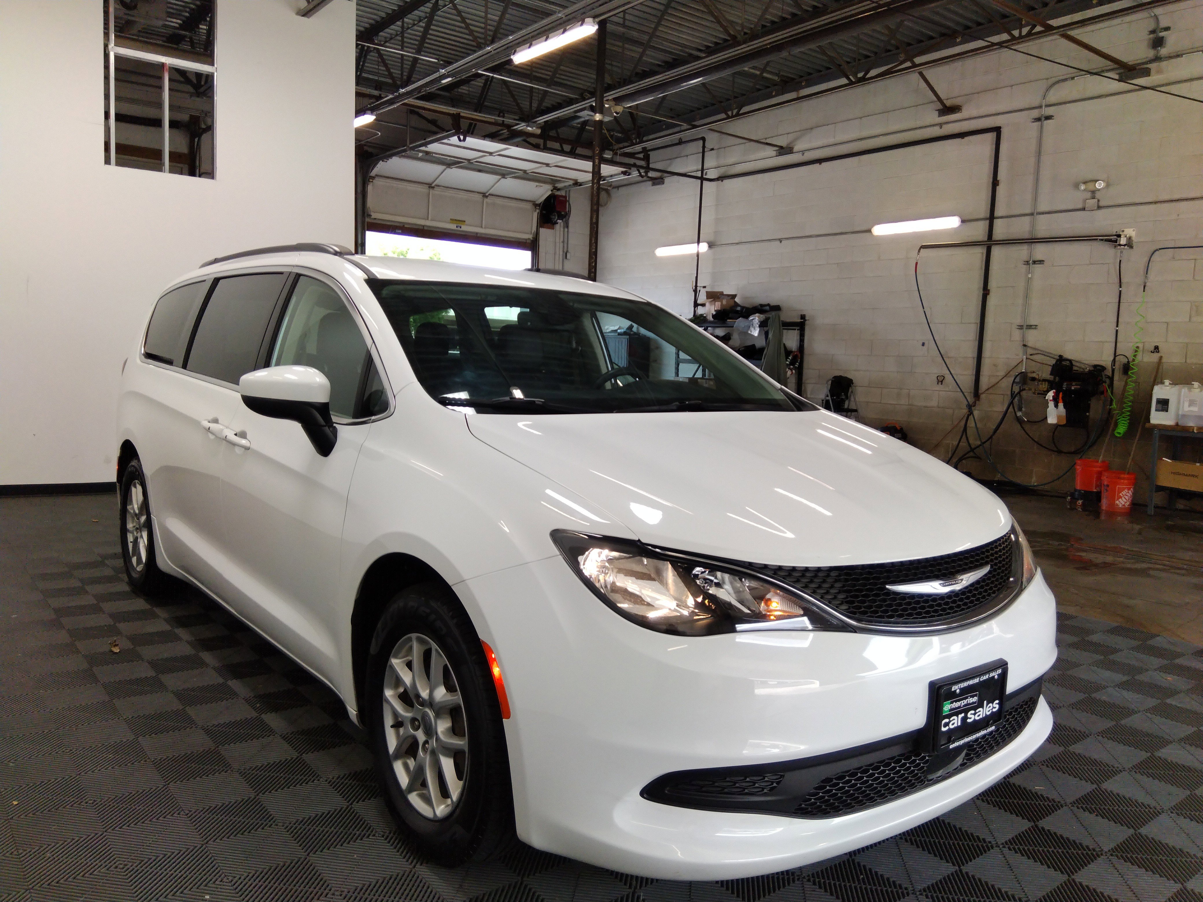 2021 Chrysler Voyager LXI FWD