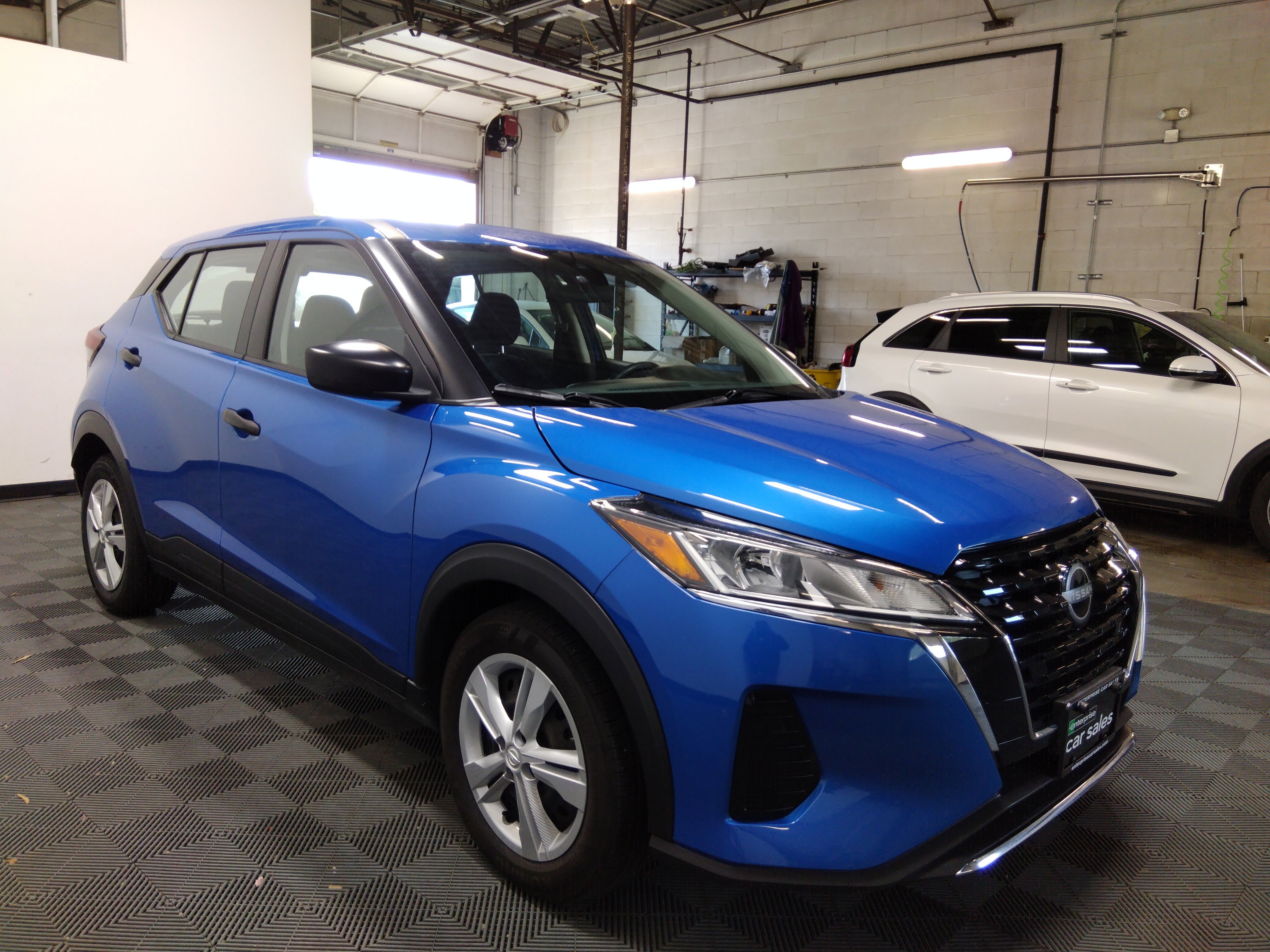 2022 Nissan Kicks S FWD
