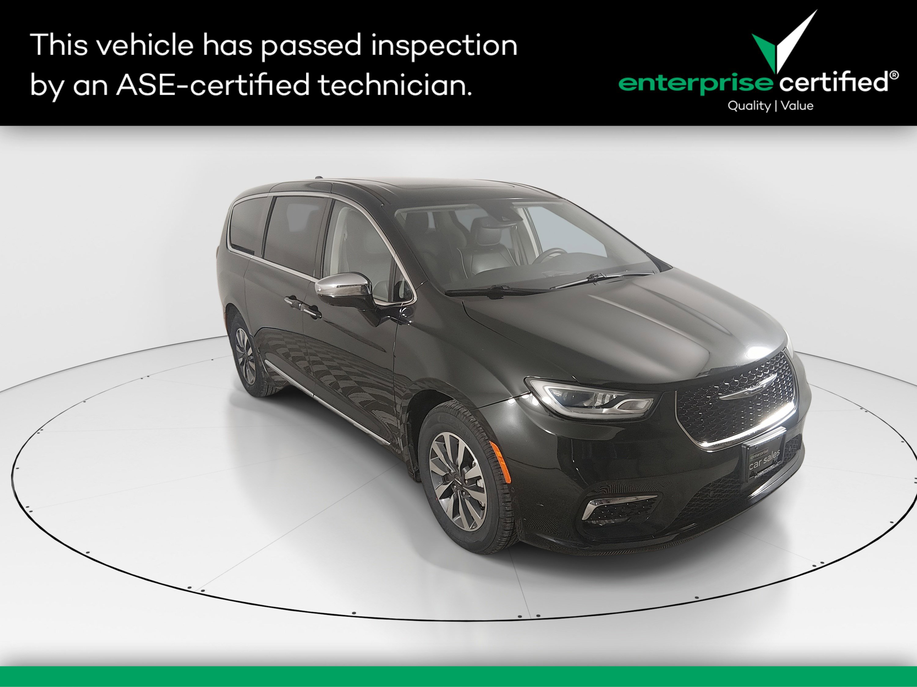 2022 Chrysler Pacifica Hybrid Limited's photo