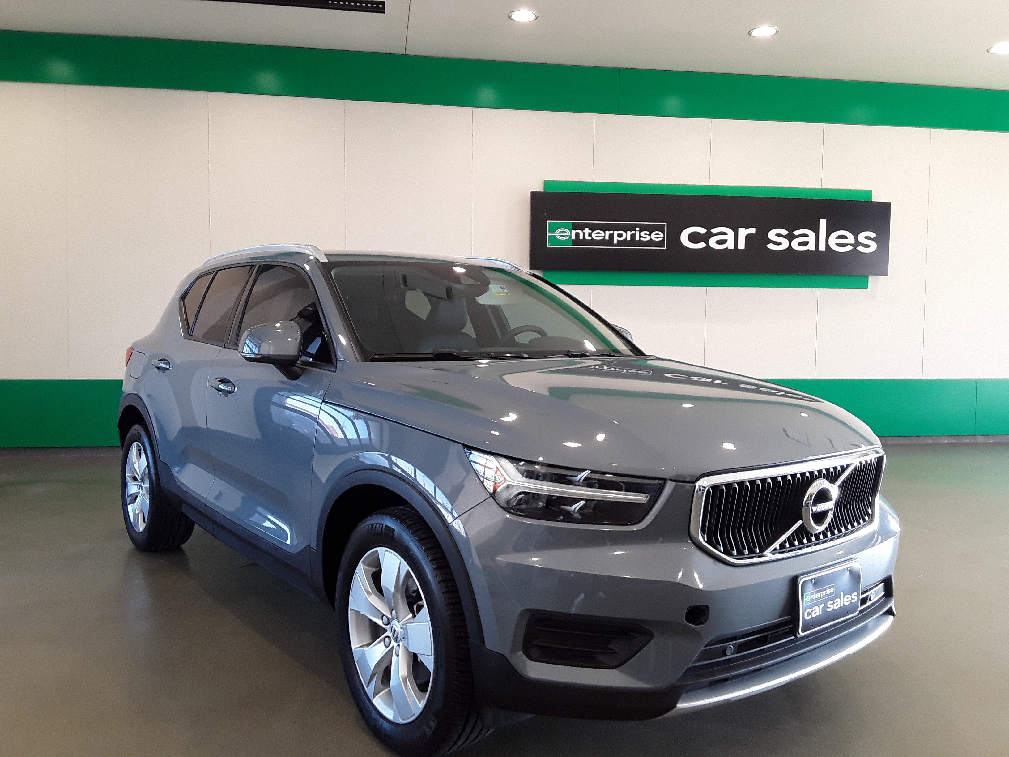 2022 Volvo XC40 Momentum T5 AWD