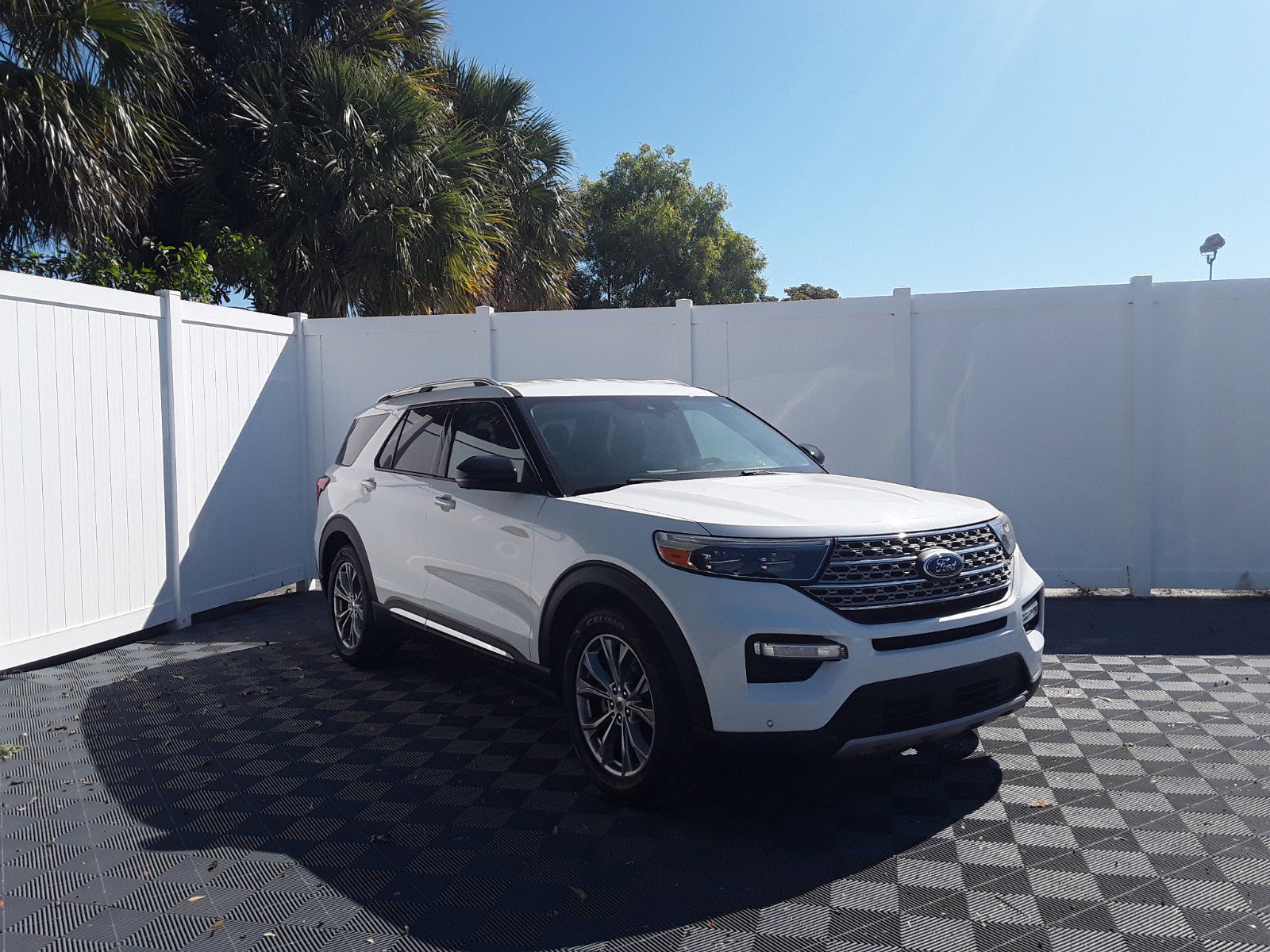 2022 Ford Explorer Limited RWD