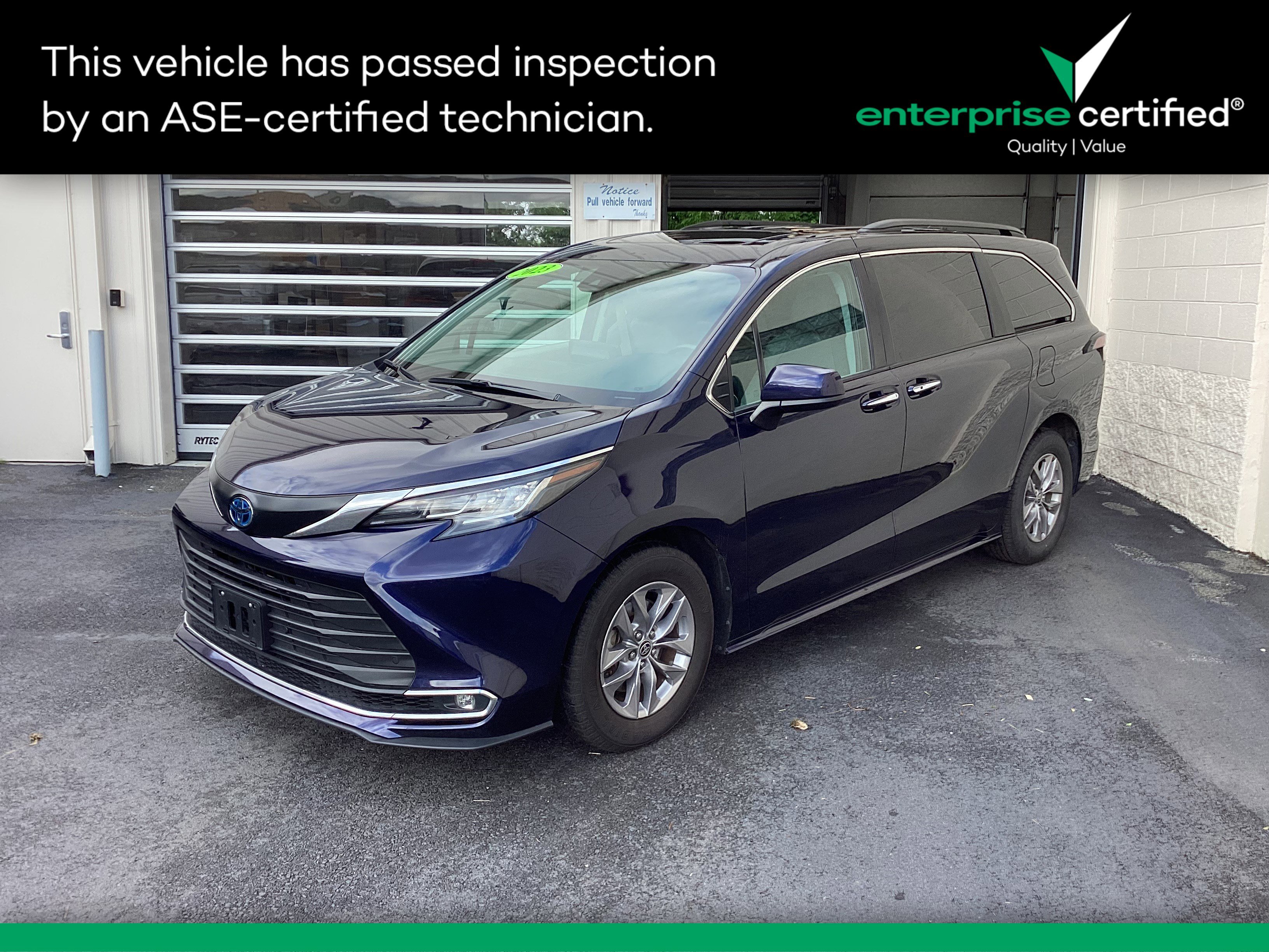 2023 Toyota Sienna XLE FWD 8-Passenger
