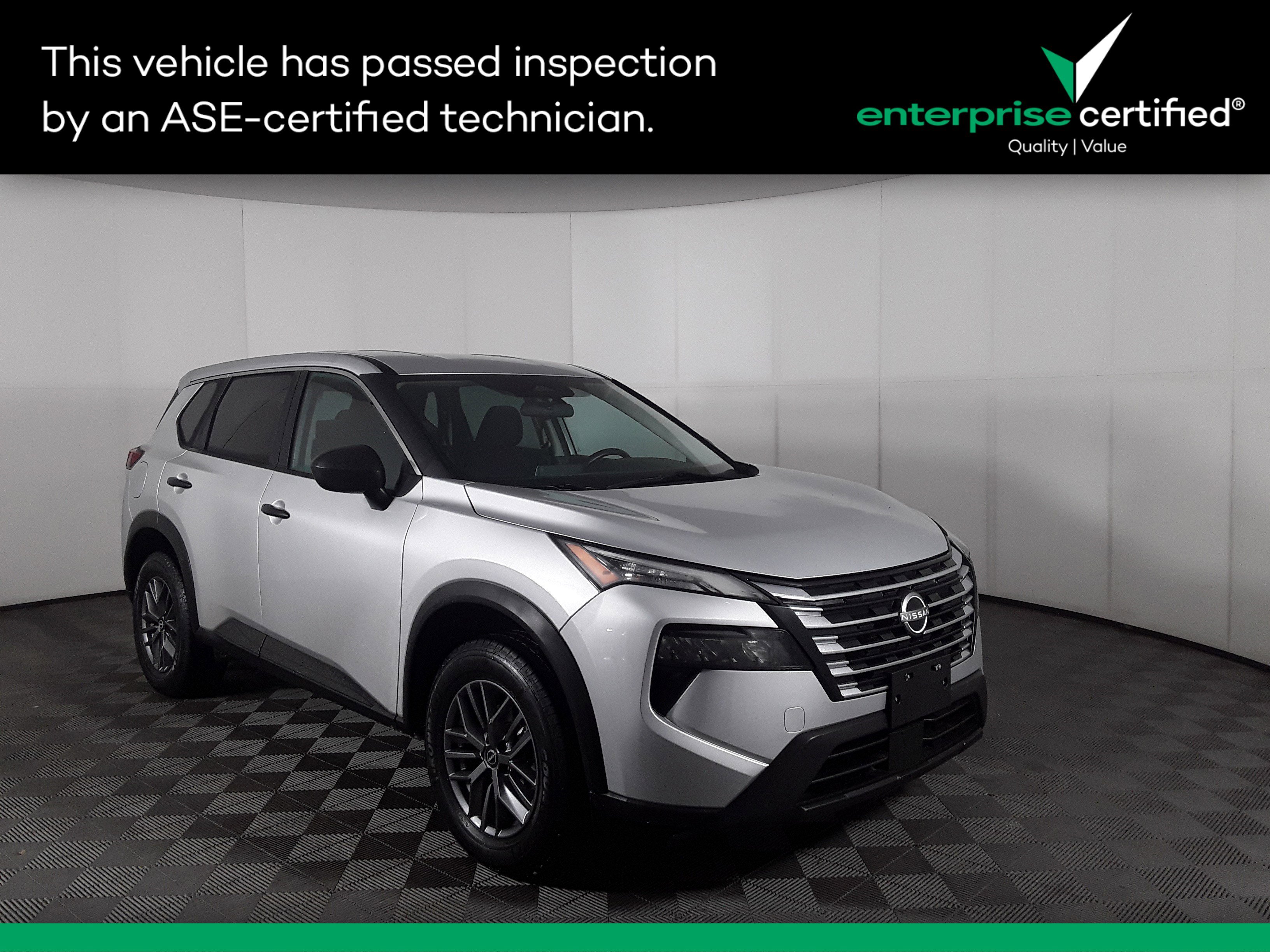 2024 Nissan Rogue S's photo