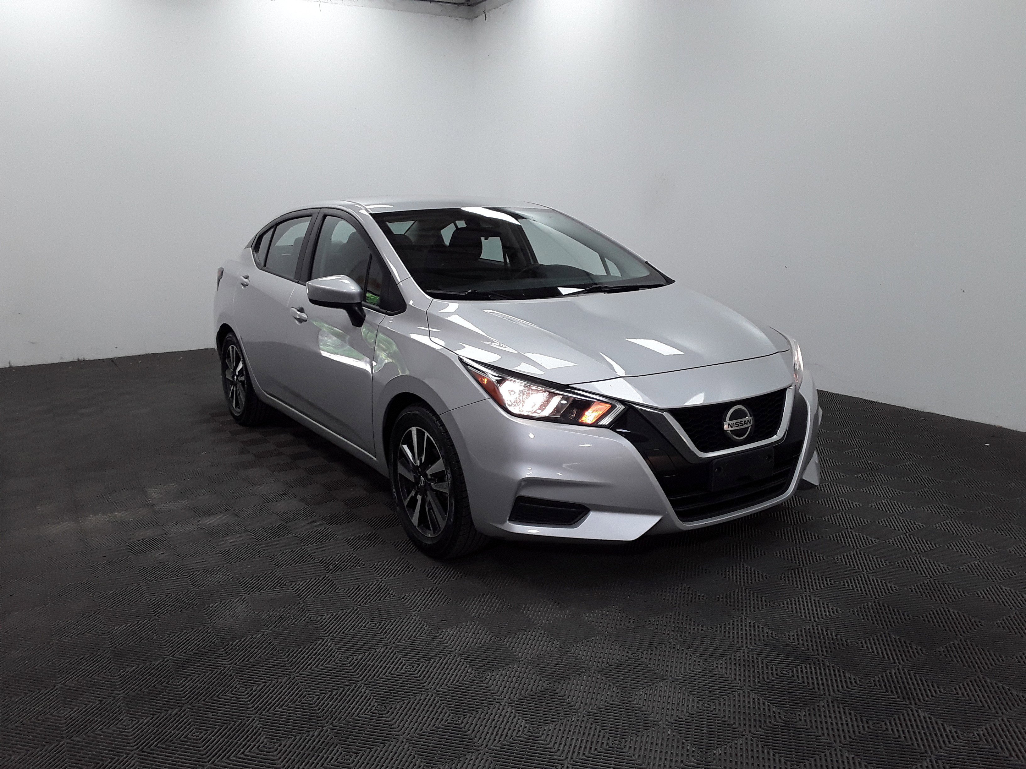2022 Nissan Versa SV CVT