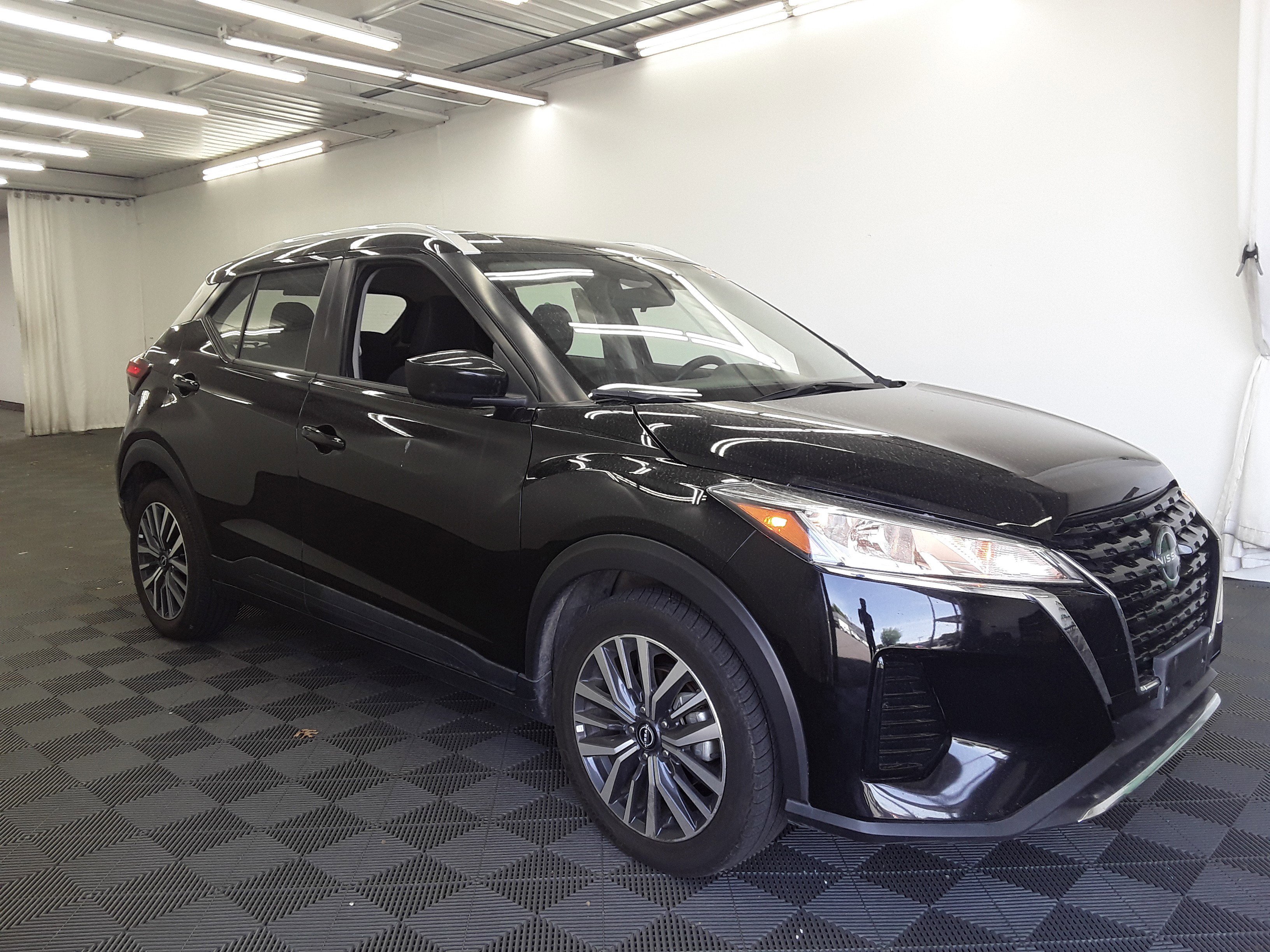 2022 Nissan Kicks SV FWD