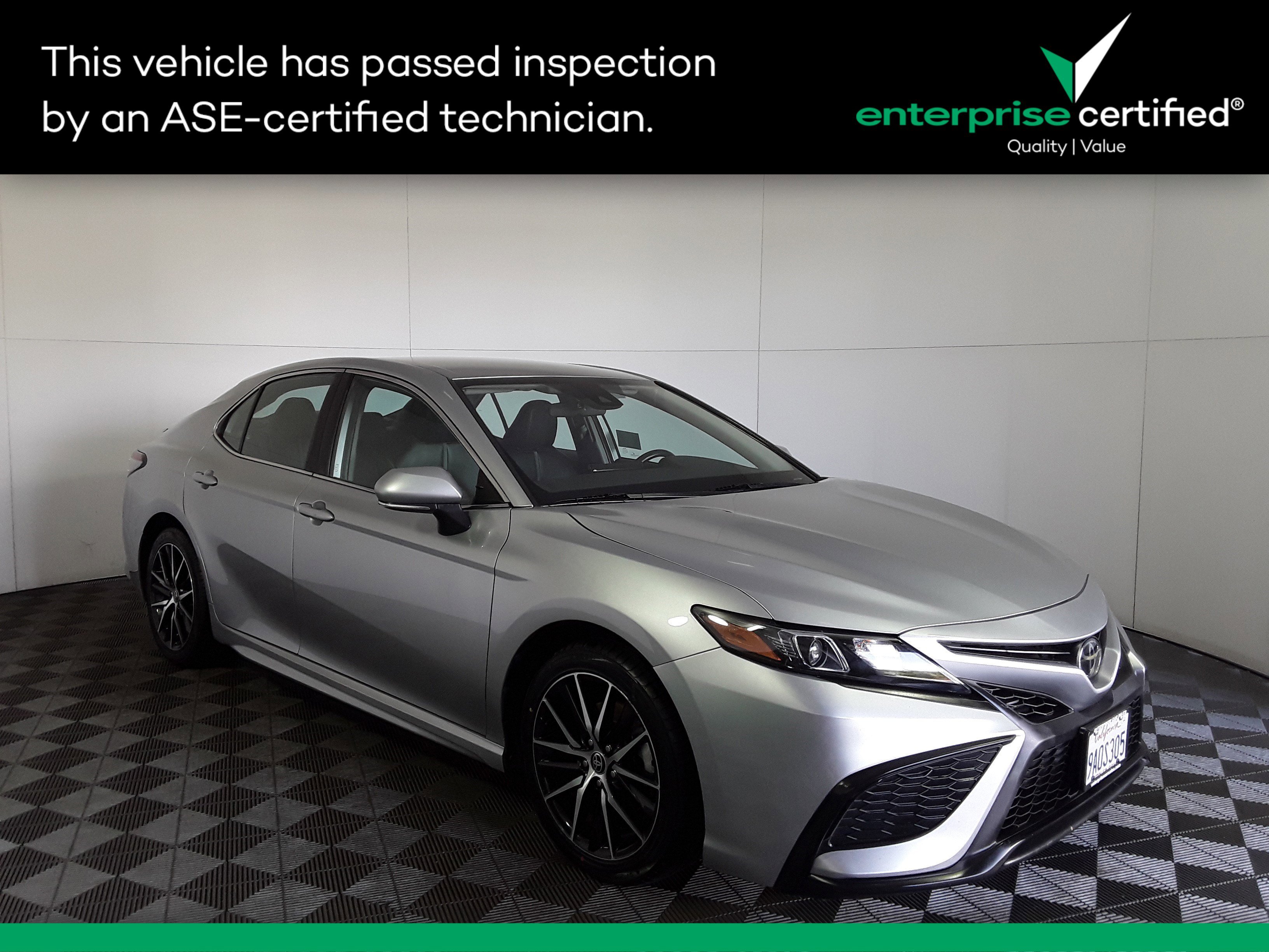 2022 Toyota Camry SE Auto