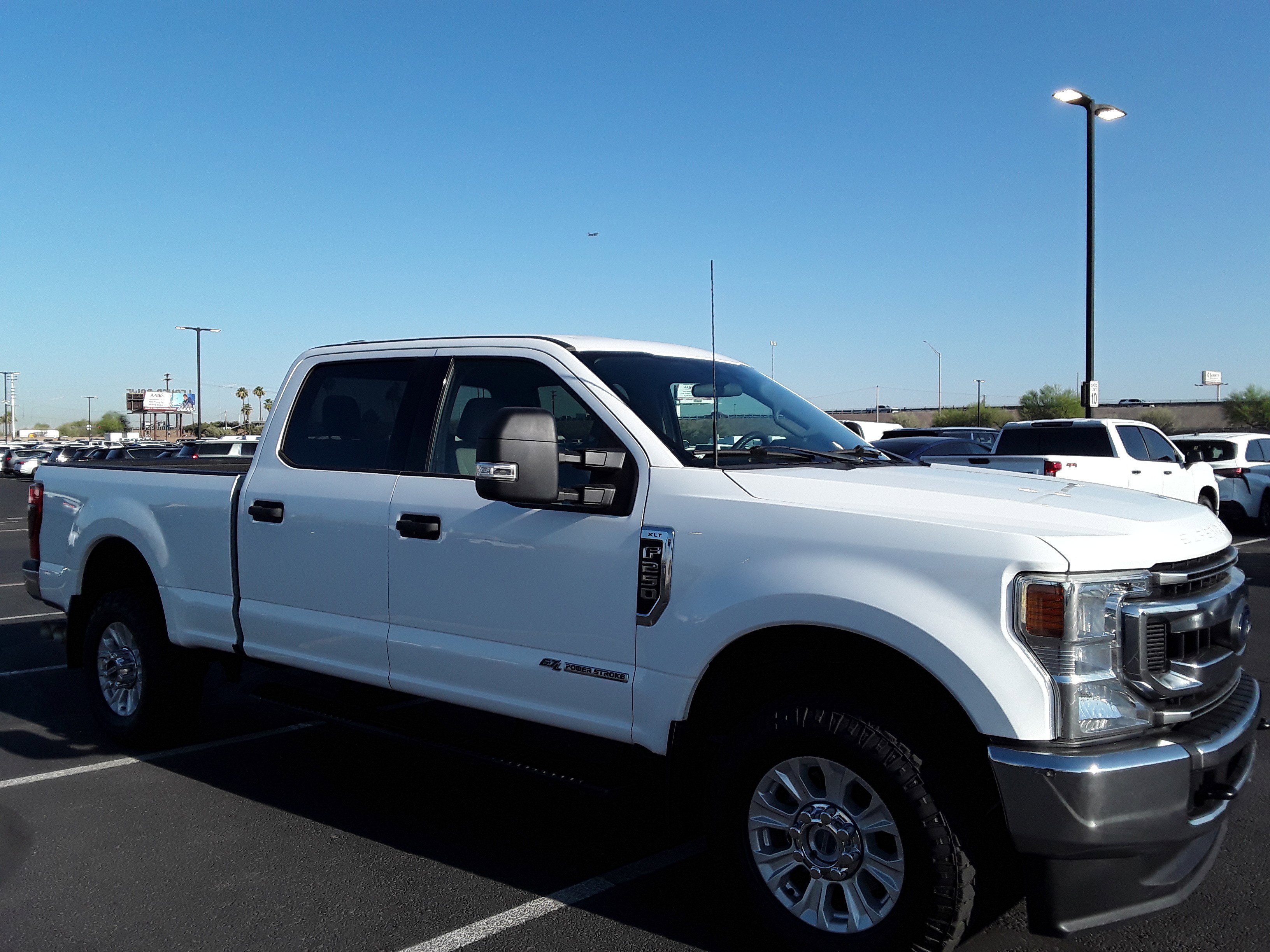 2022 Ford Super Duty F-250 SRW XLT 4WD Crew Cab 6.75' Box