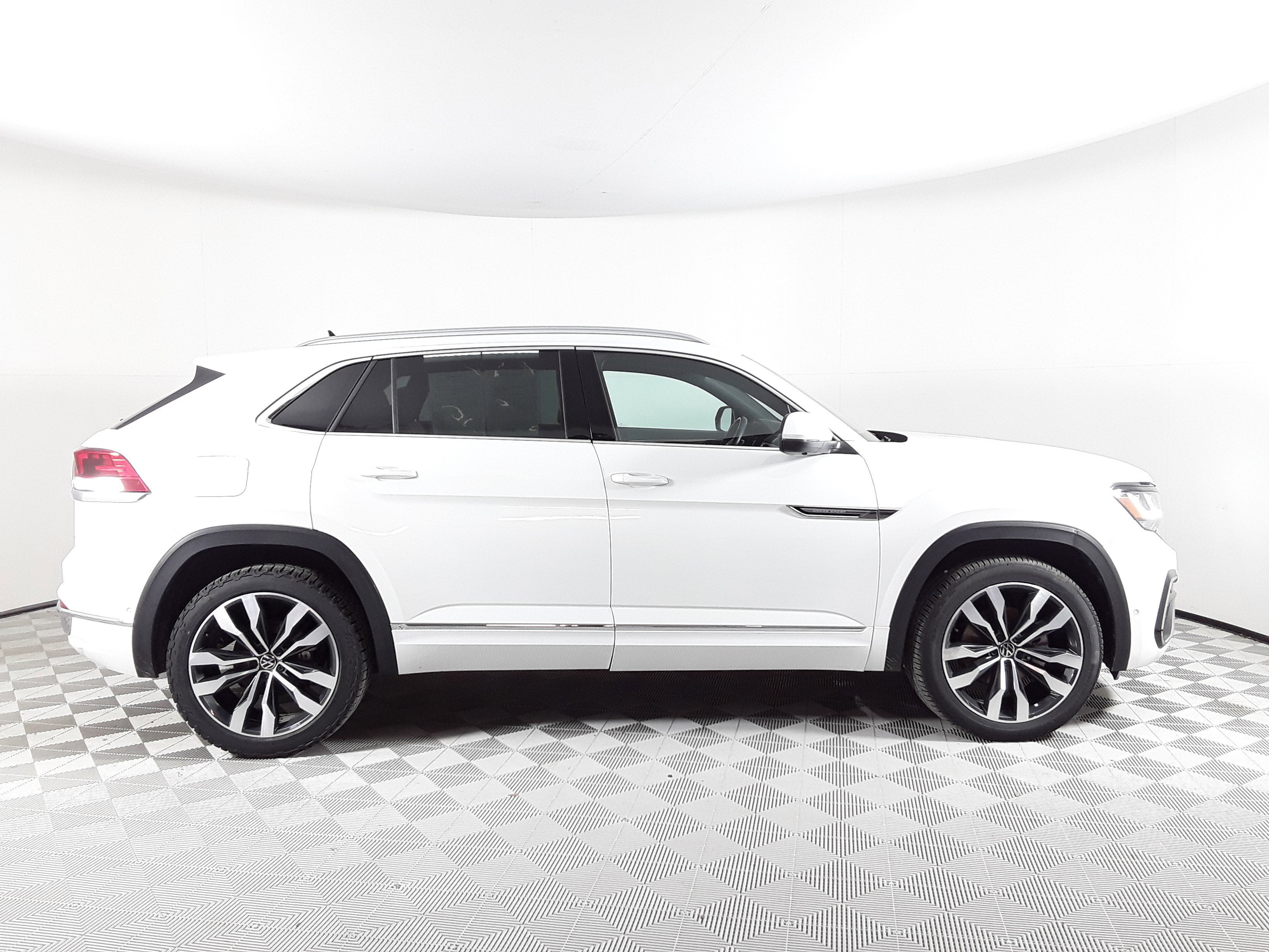 Image 2 of Used 2022 Volkswagen Atlas Cross Sport 3.6L V6 SEL Premium R-Line 4MOTION