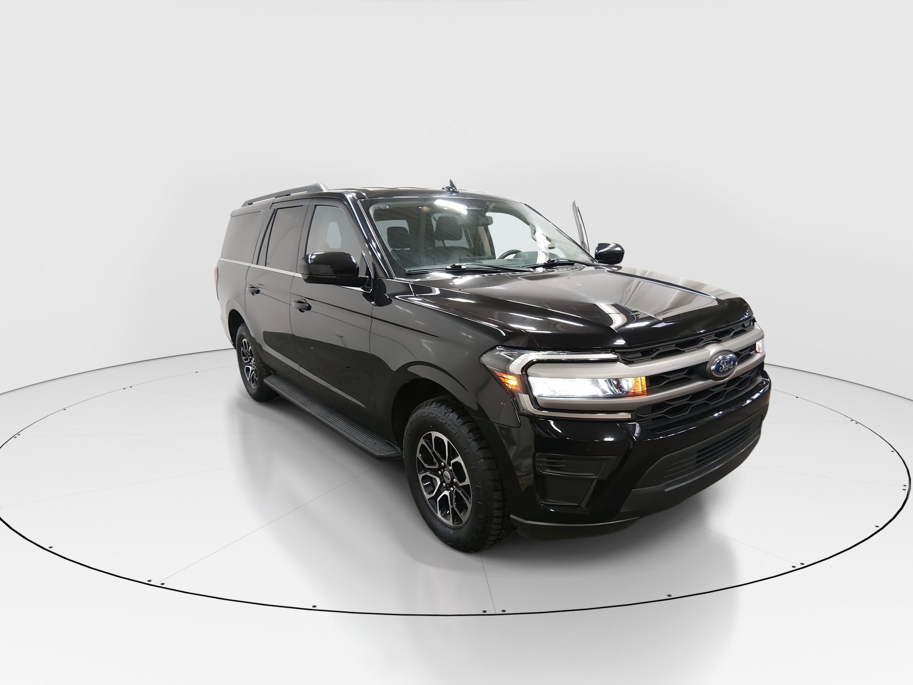 2024 Ford Expedition XLT's photo