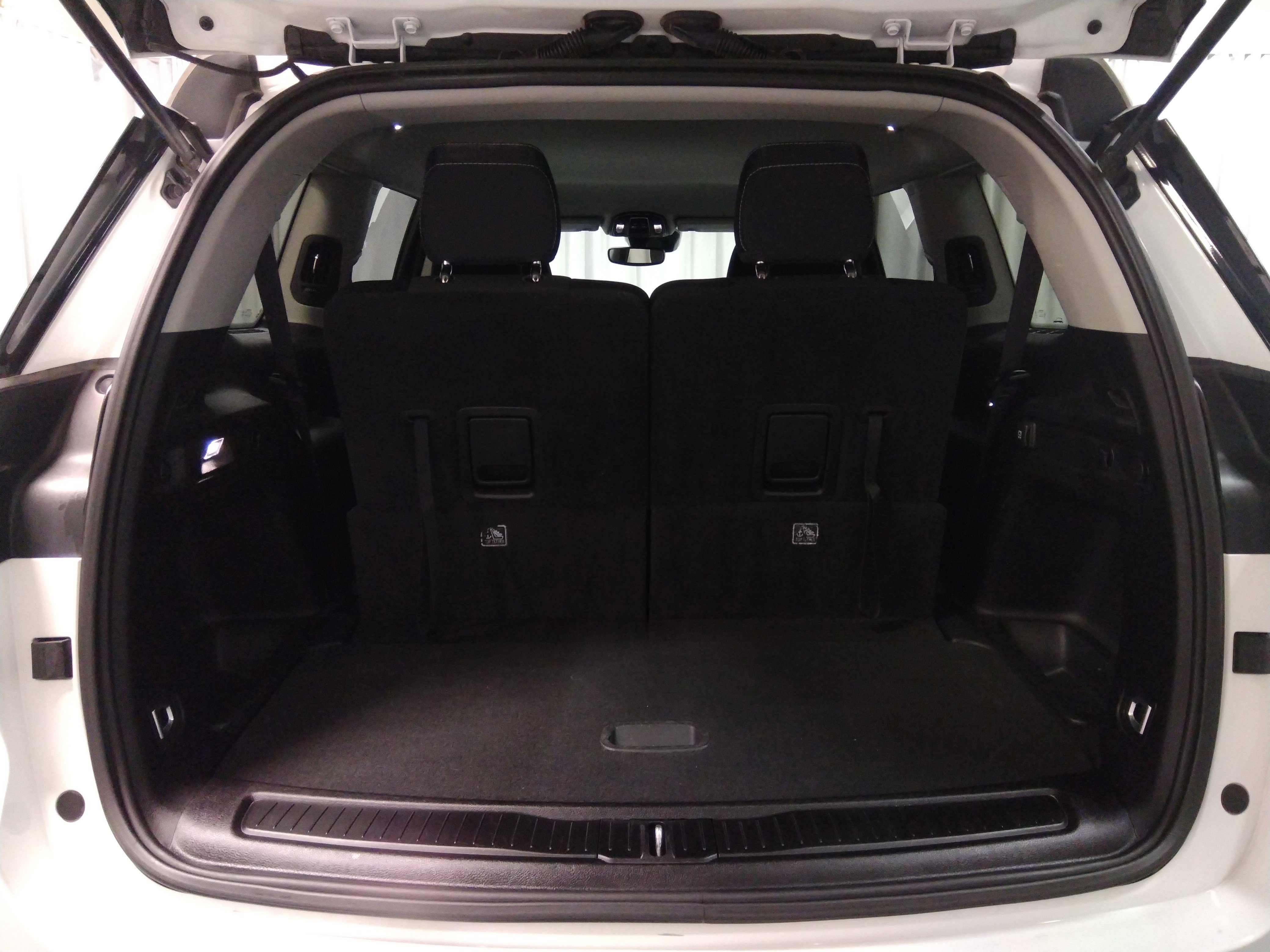 Image of Used 2023 Jeep Grand Cherokee L Laredo 4x4