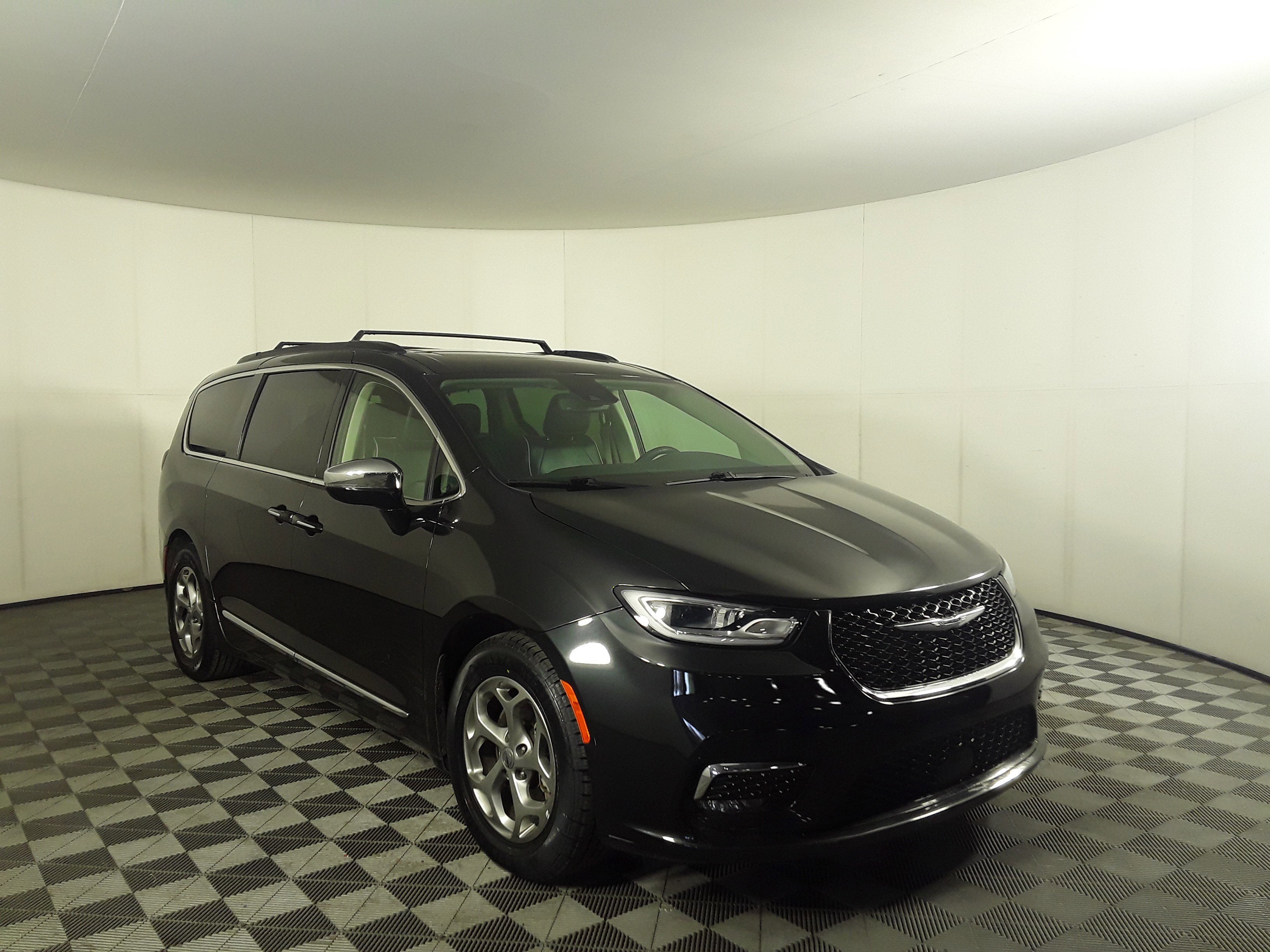 2023 Chrysler Pacifica Limited FWD