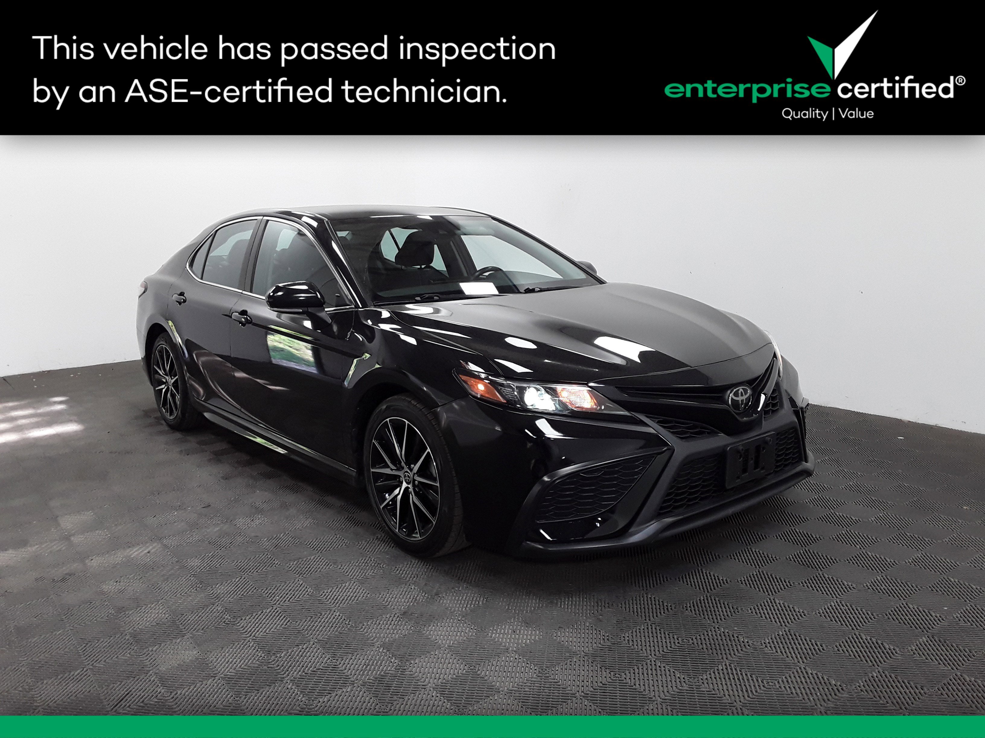 2022 Toyota Camry SE Auto