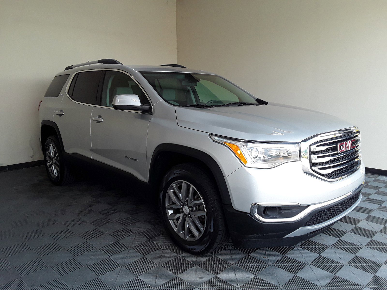 2018 GMC Acadia SLE FWD 4dr