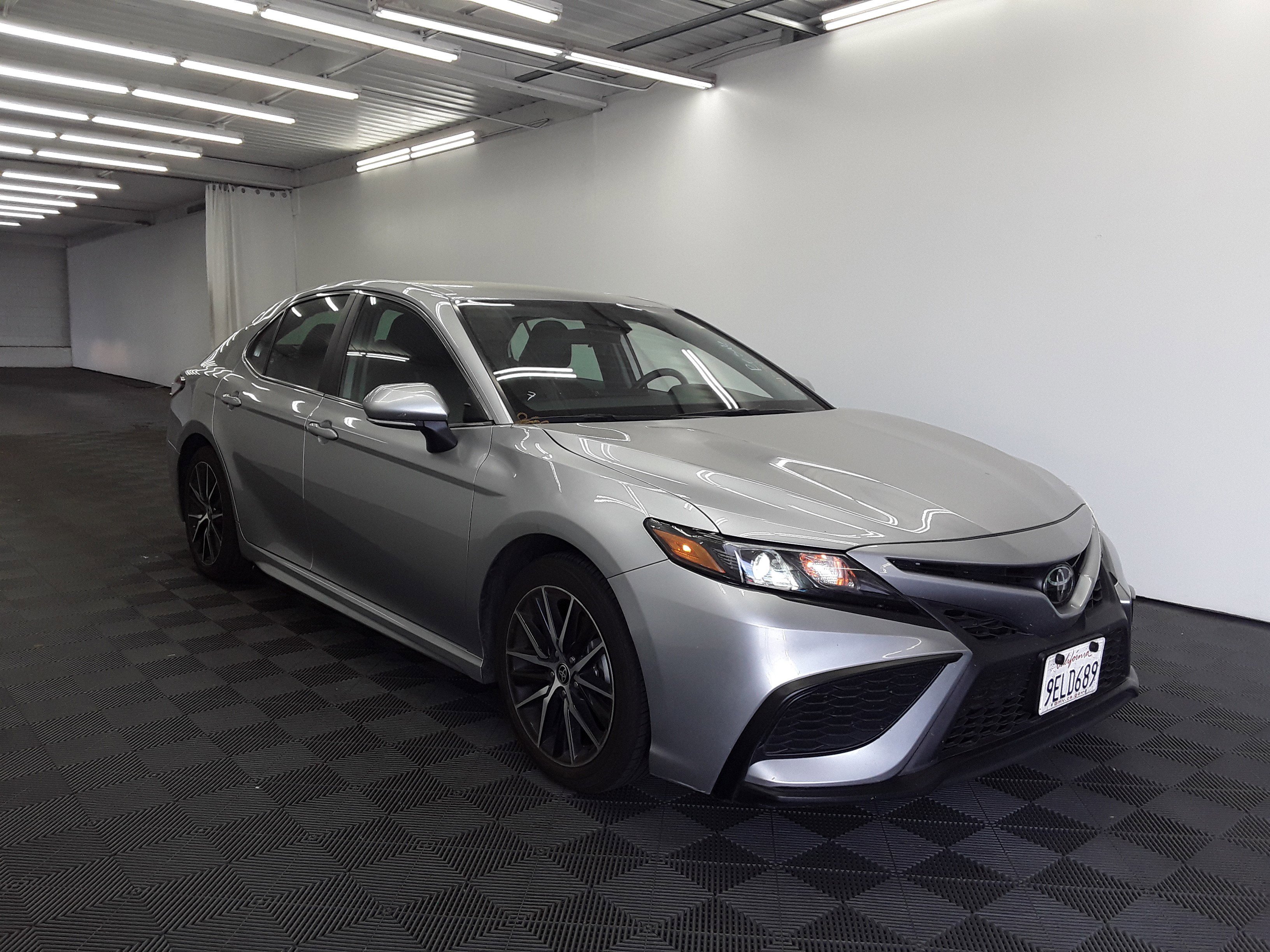 Used 2023 Toyota Camry SE Auto