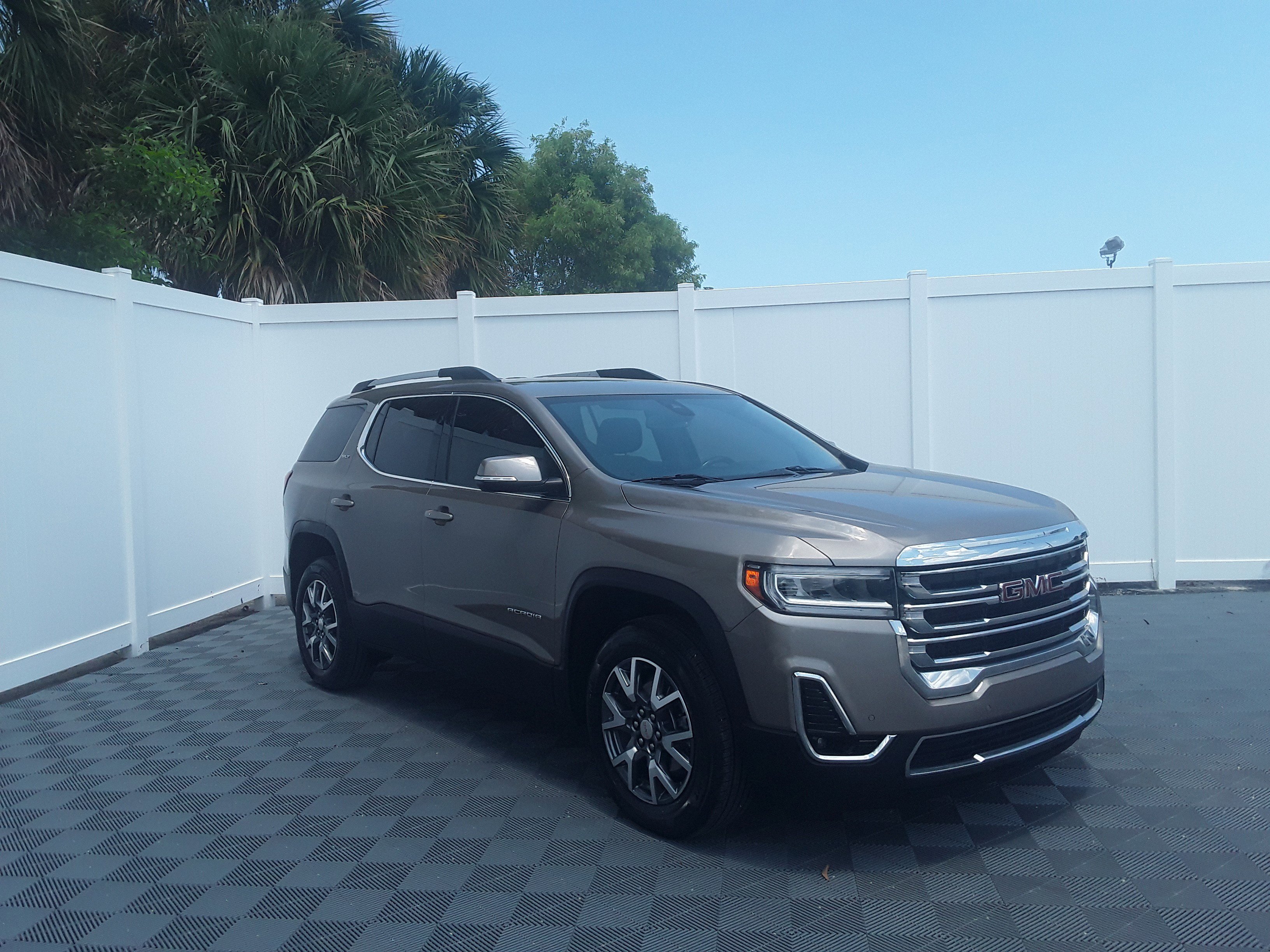 2023 GMC Acadia FWD 4dr SLT