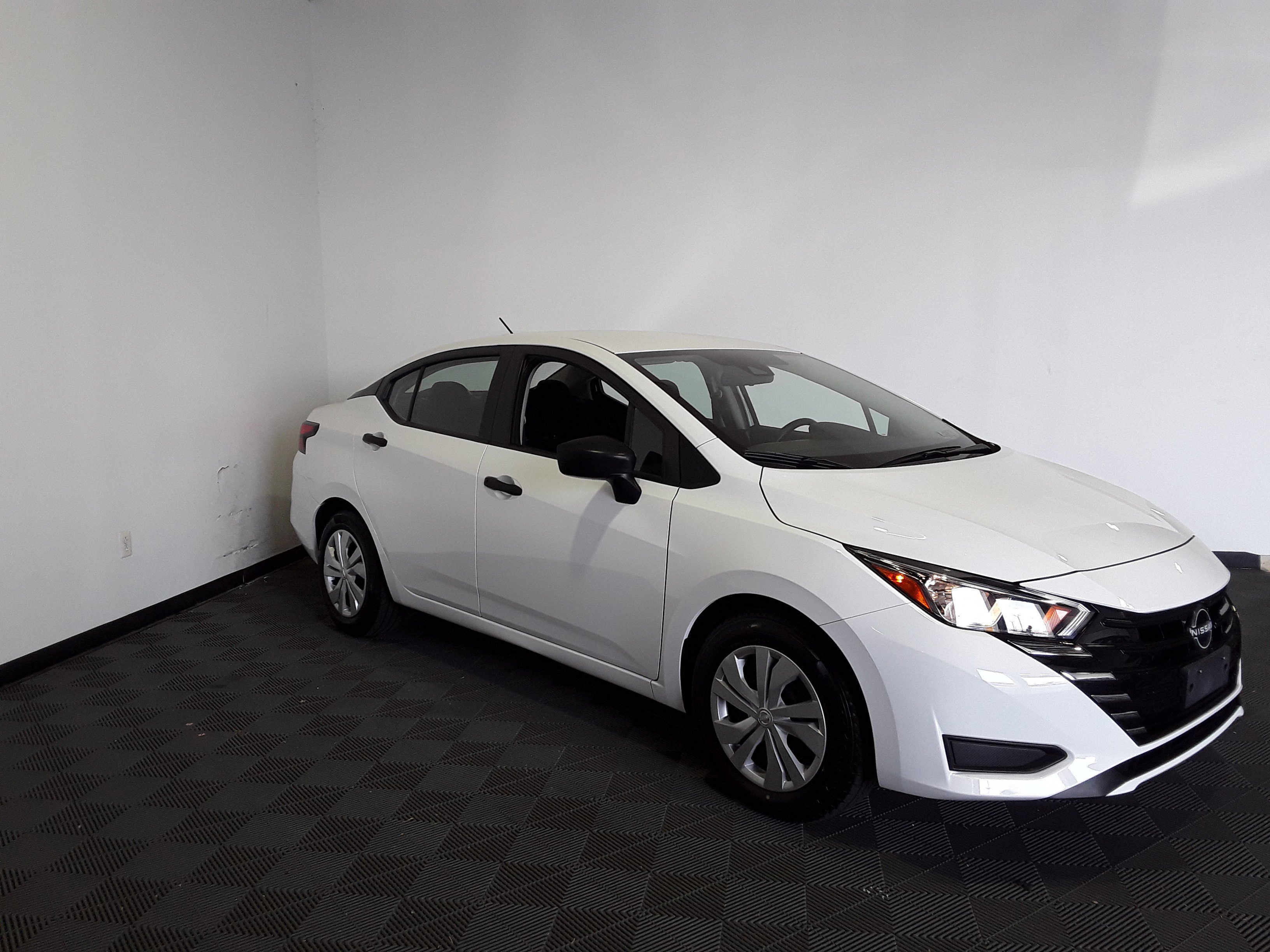 2023 Nissan Versa S CVT