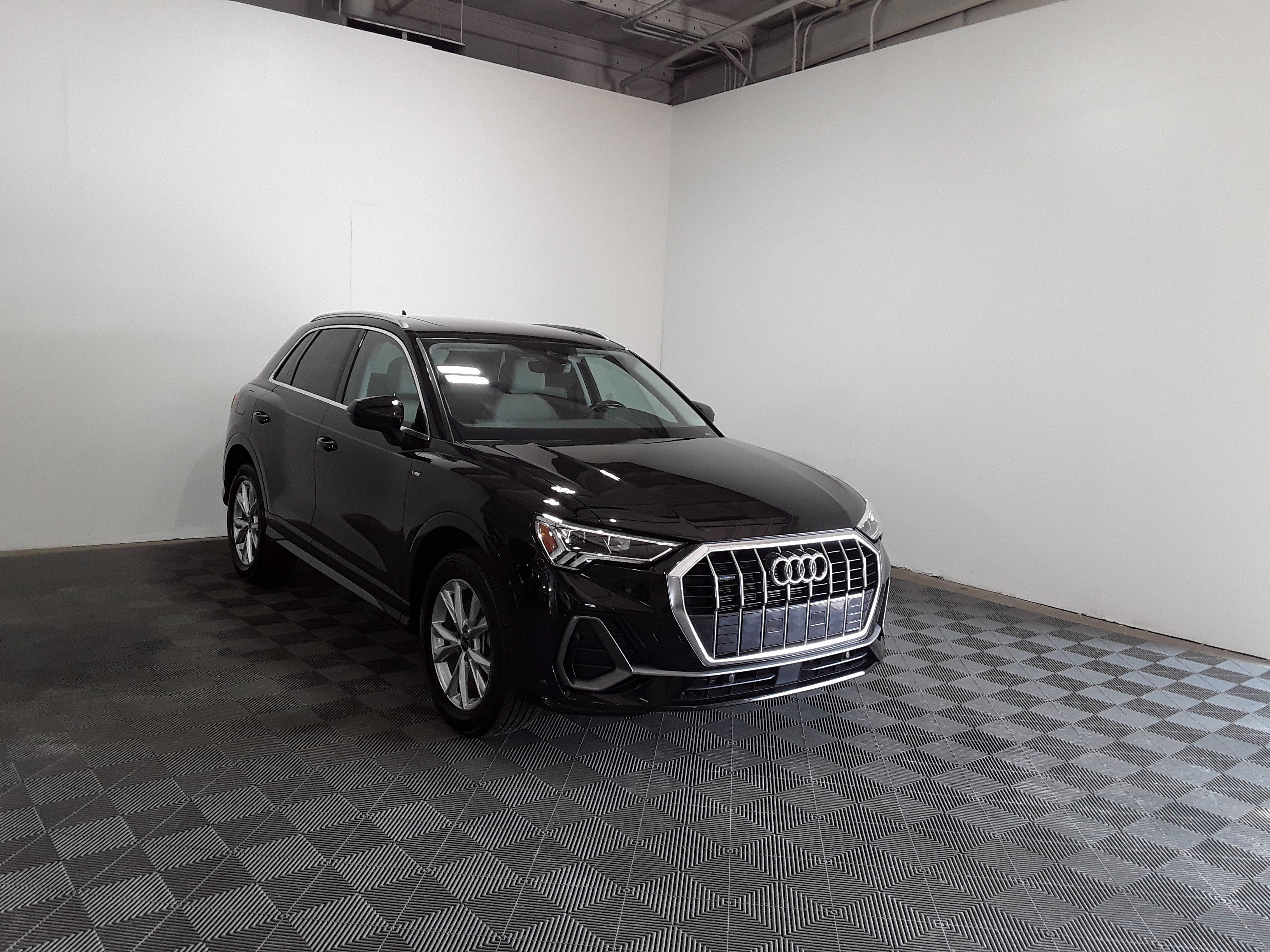 2023 Audi Q3 S line Premium 45 TFSI quattro