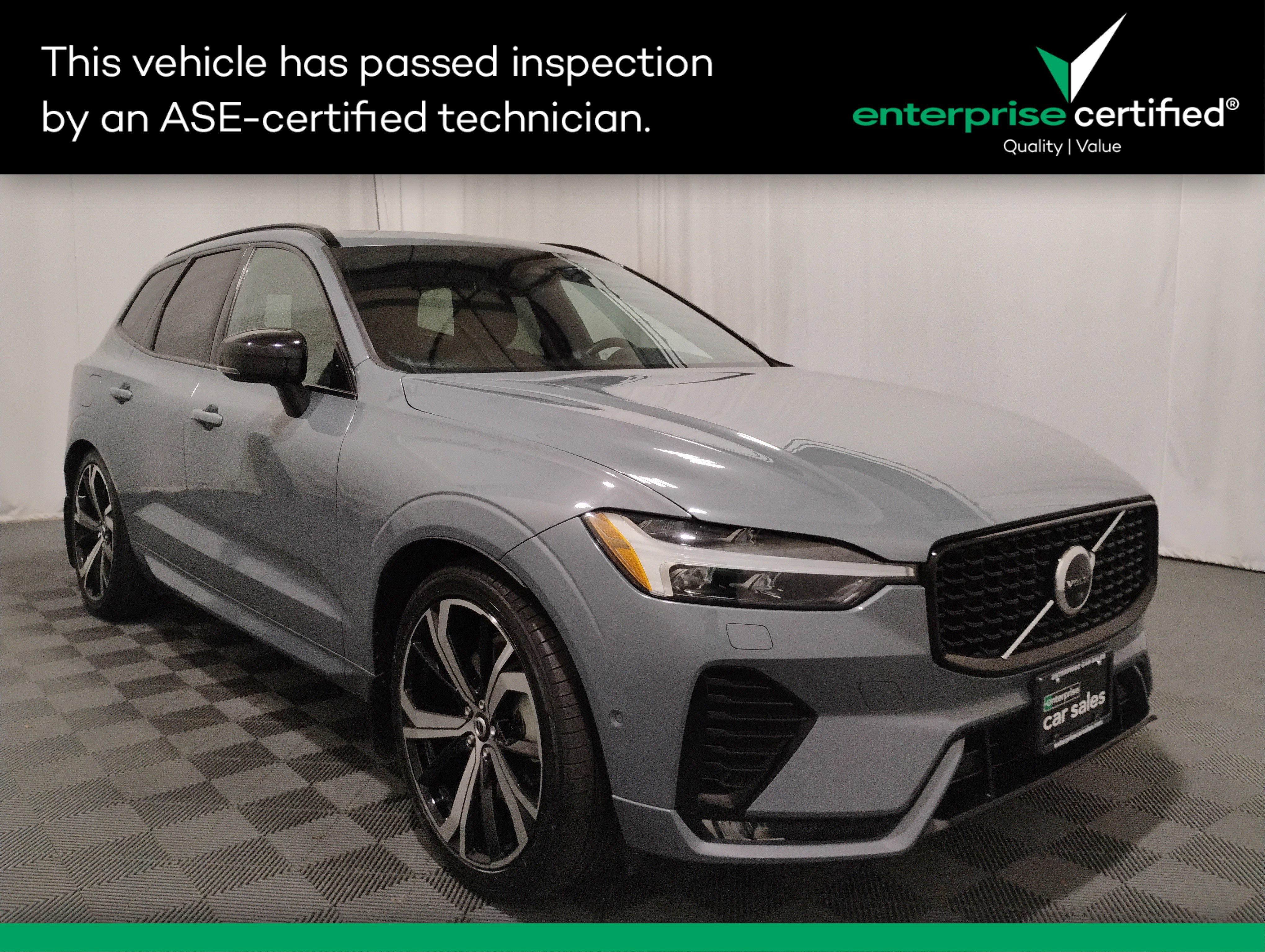 2022 Volvo XC60 B5 AWD R-Design