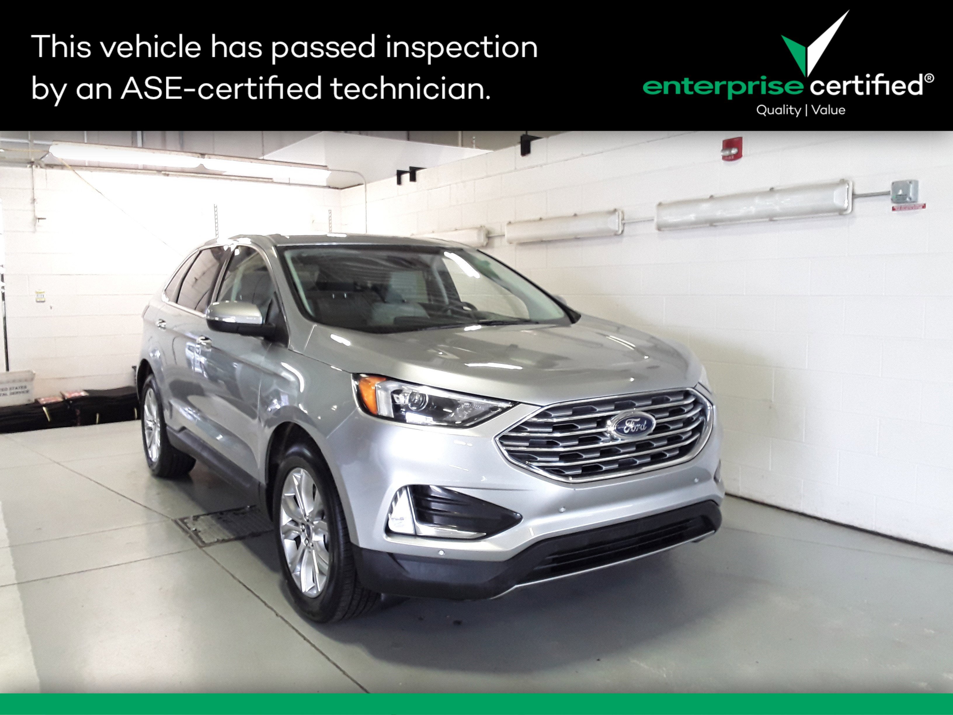 2022 Ford Edge Titanium's photo