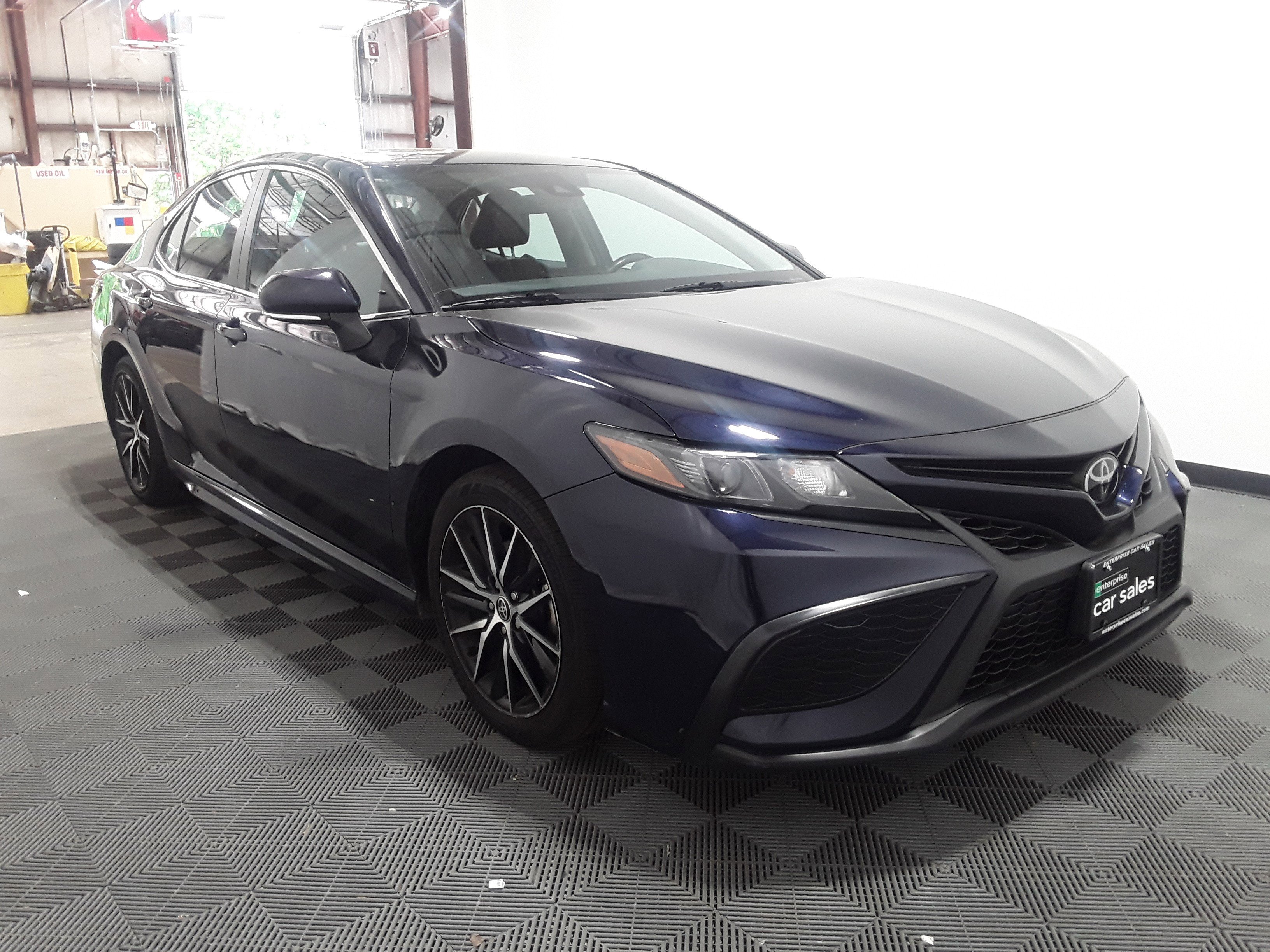 2022 Toyota Camry SE Auto
