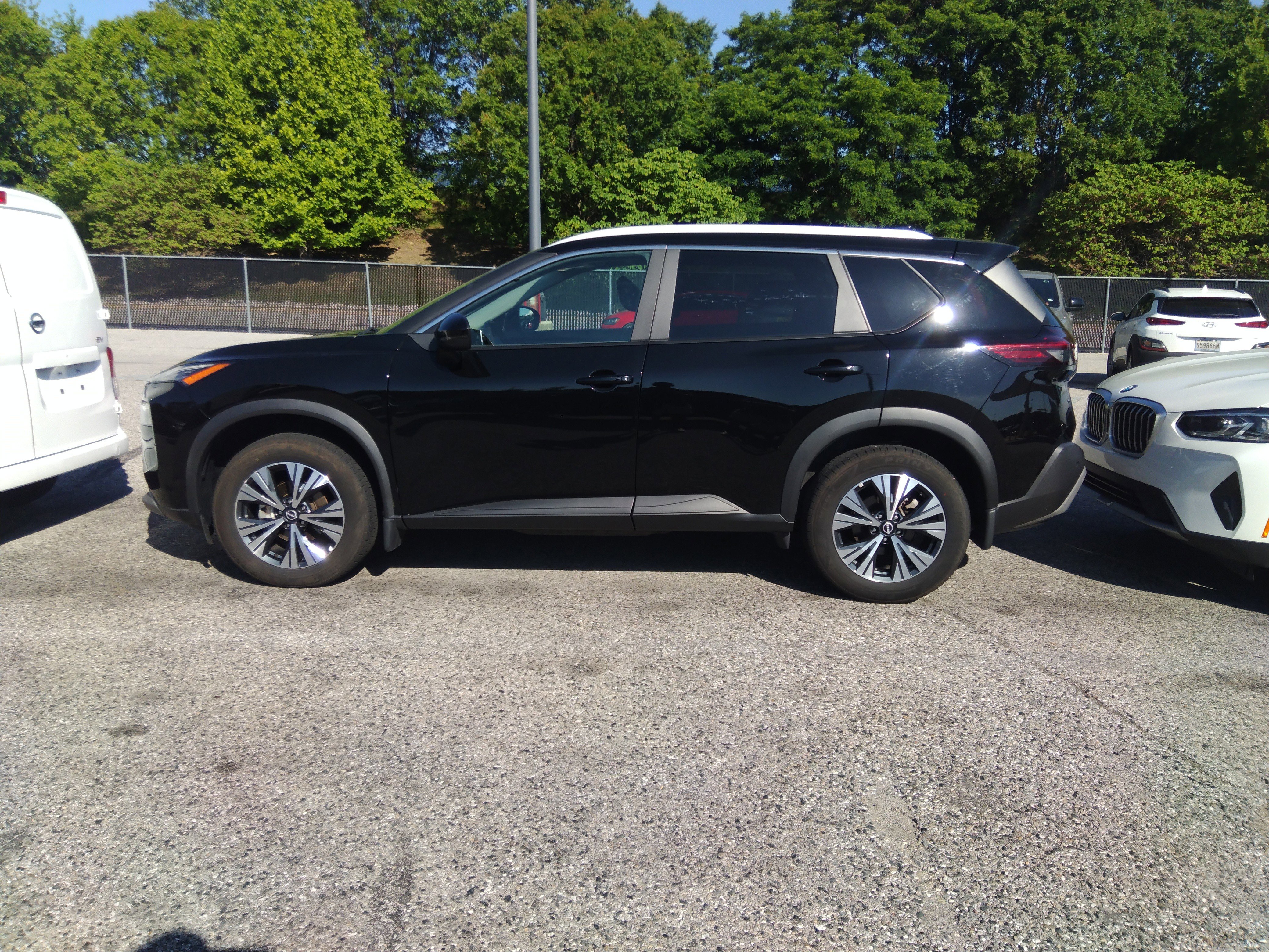 2022 Nissan Rogue AWD SV
