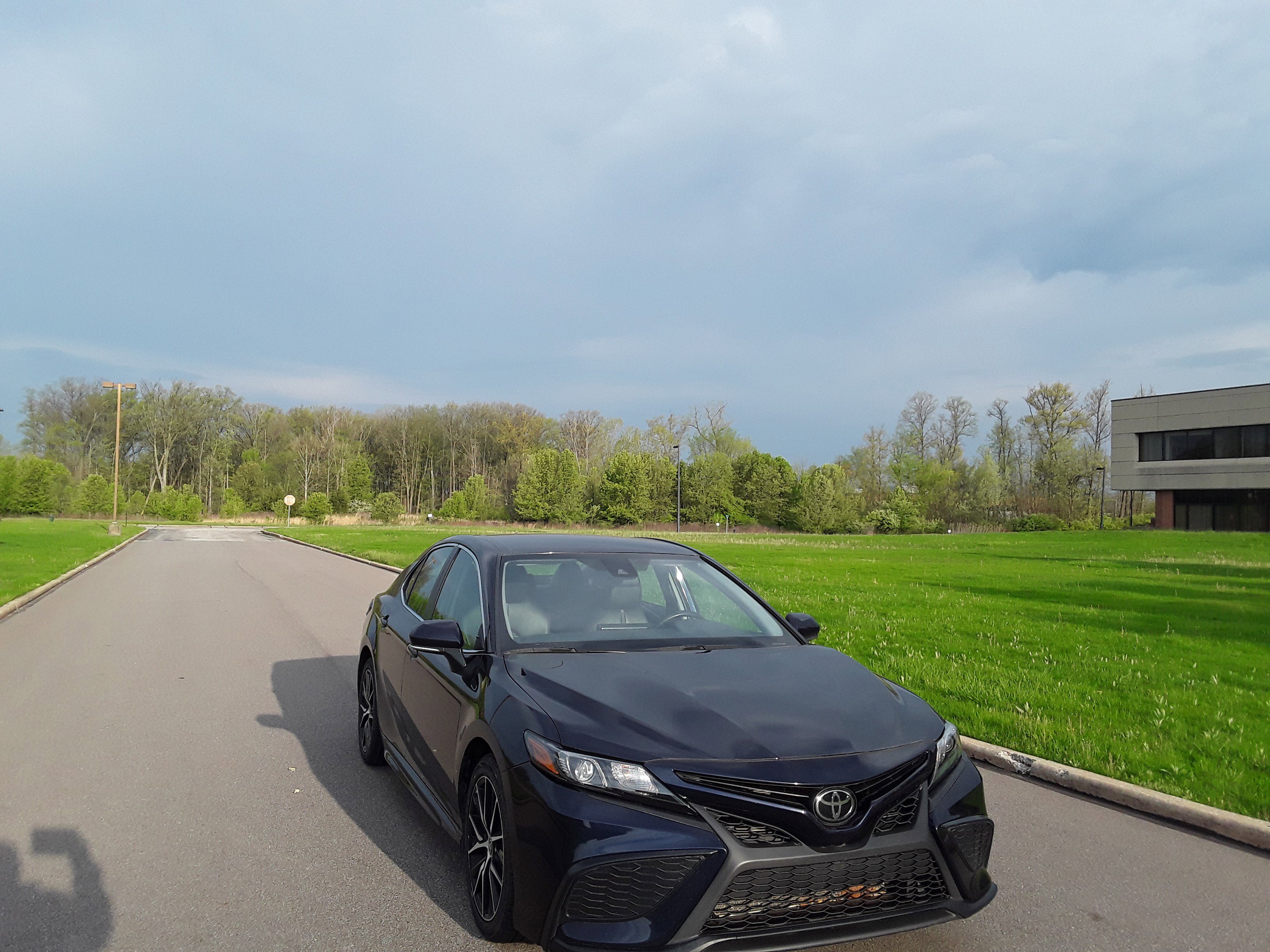 2022 Toyota Camry SE Auto