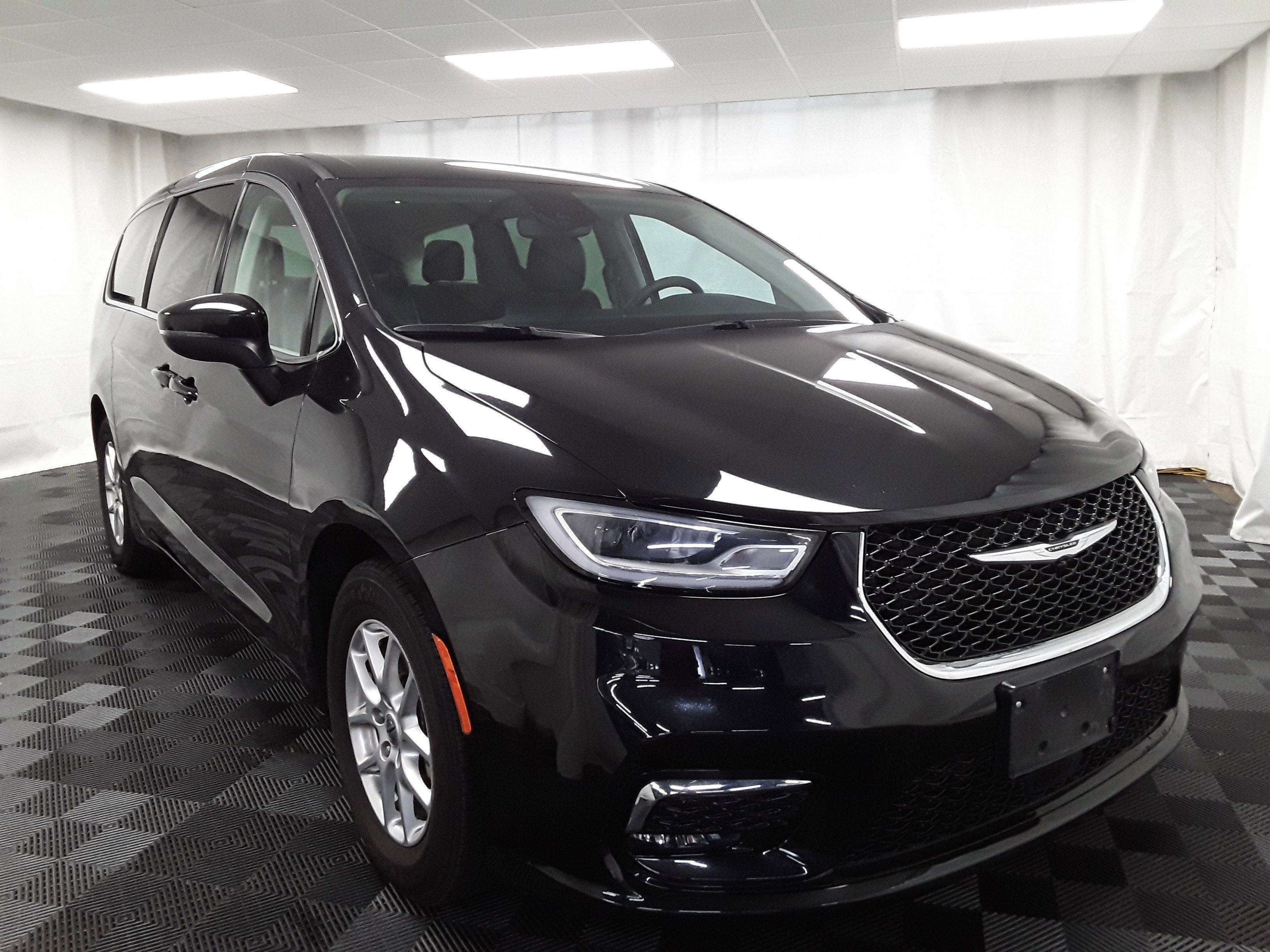 2023 Chrysler Pacifica Touring L FWD