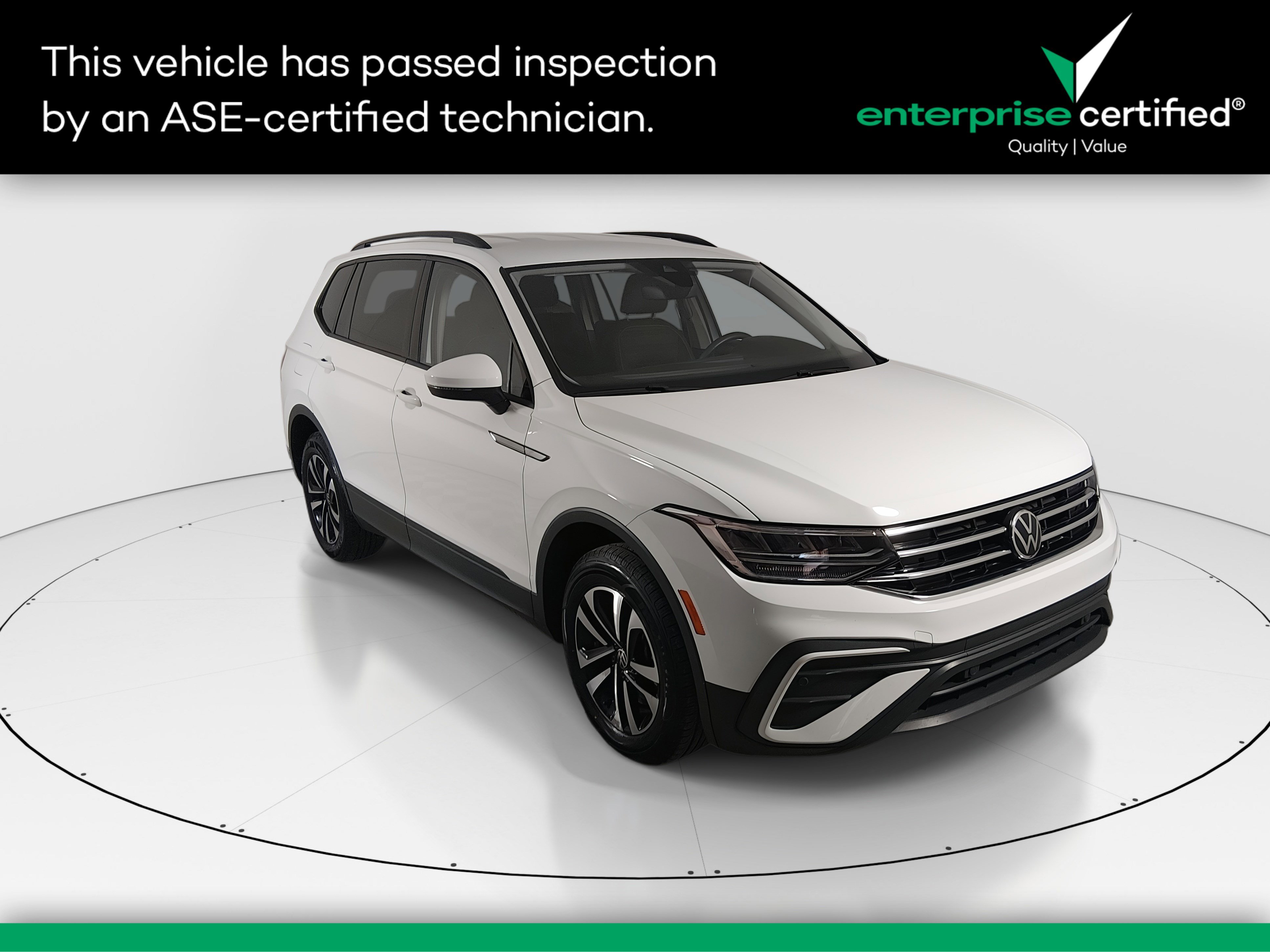2024 Volkswagen Tiguan S's photo