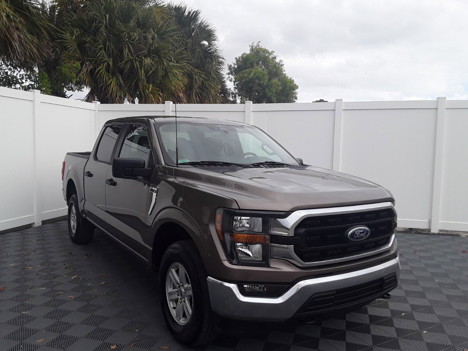 2023 Ford F-150 XLT 4WD SuperCrew 5.5' Box