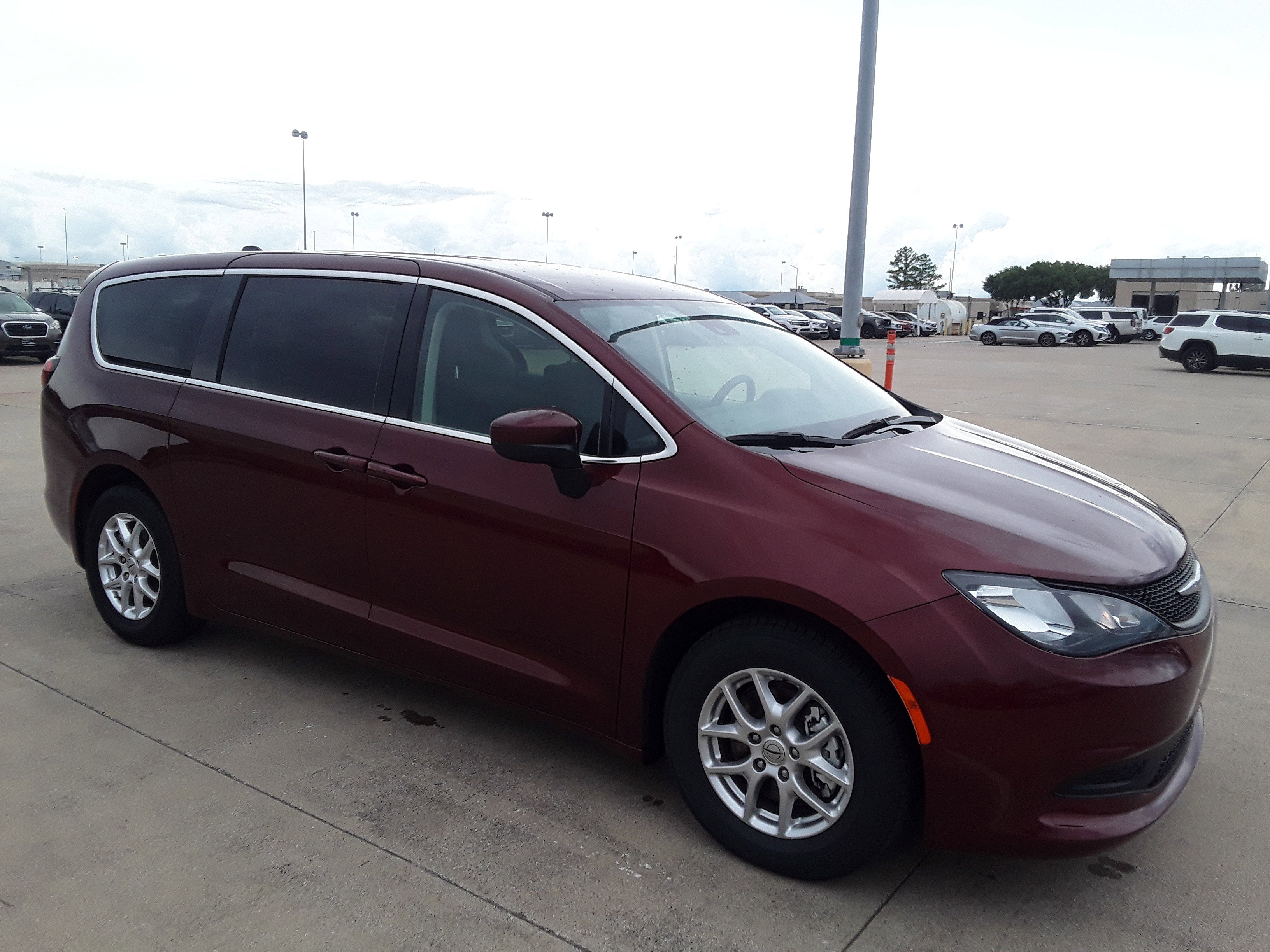 2023 Chrysler Voyager LX FWD