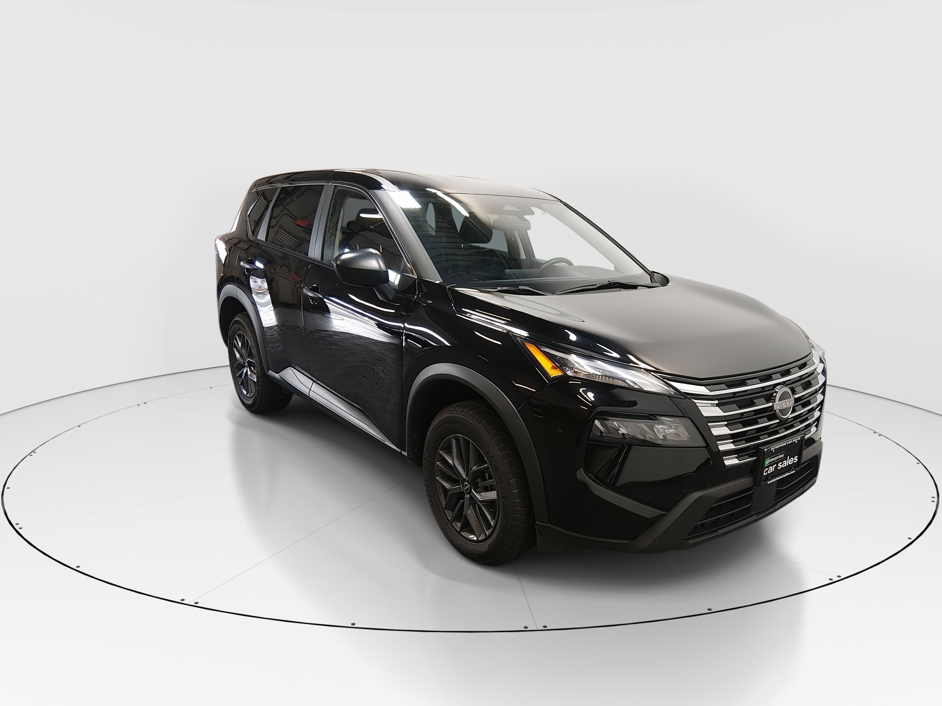 2024 Nissan Rogue S's photo