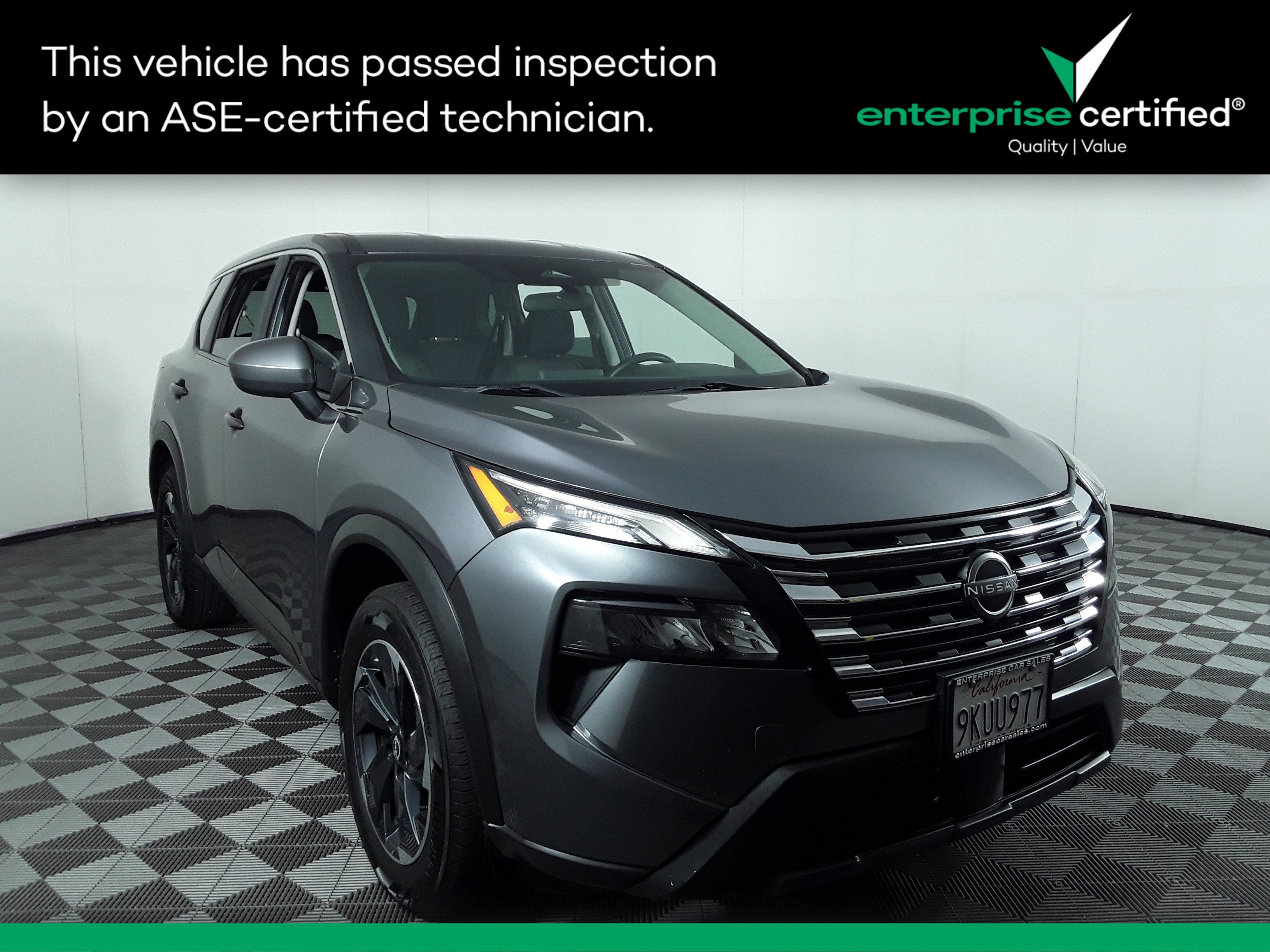 2024 Nissan Rogue SV's photo