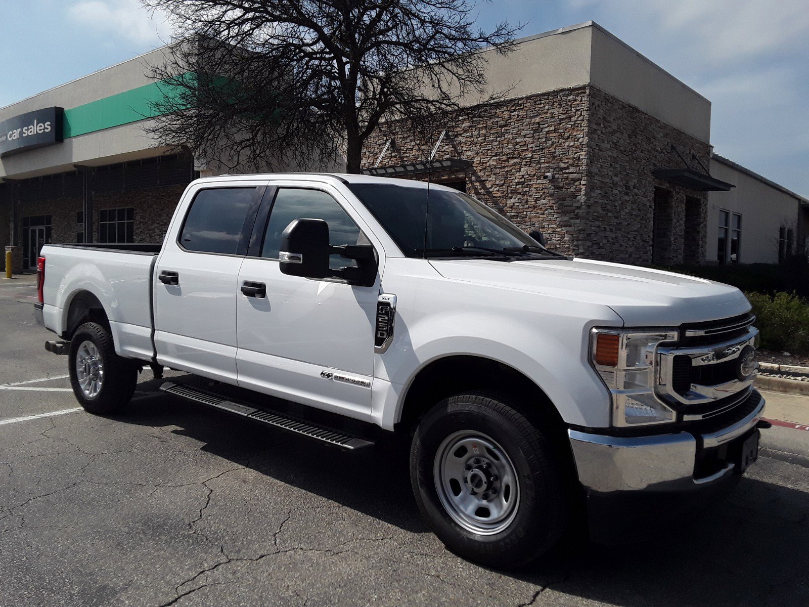 2022 Ford Super Duty F-250 SRW XLT 4WD Crew Cab 6.75' Box