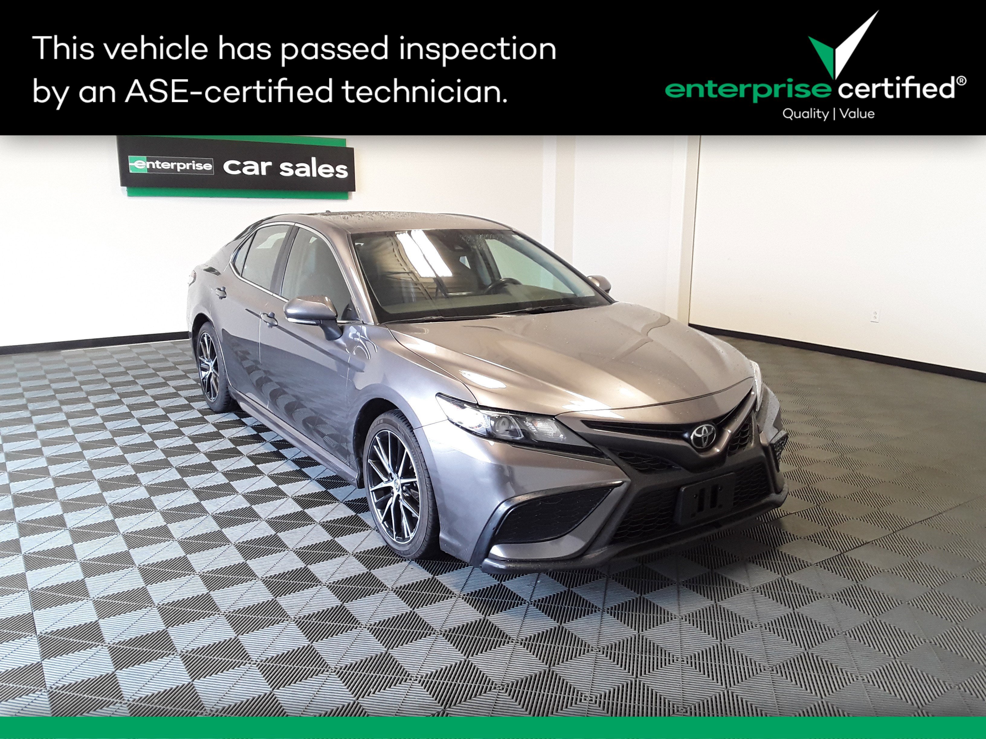 2022 Toyota Camry SE Auto