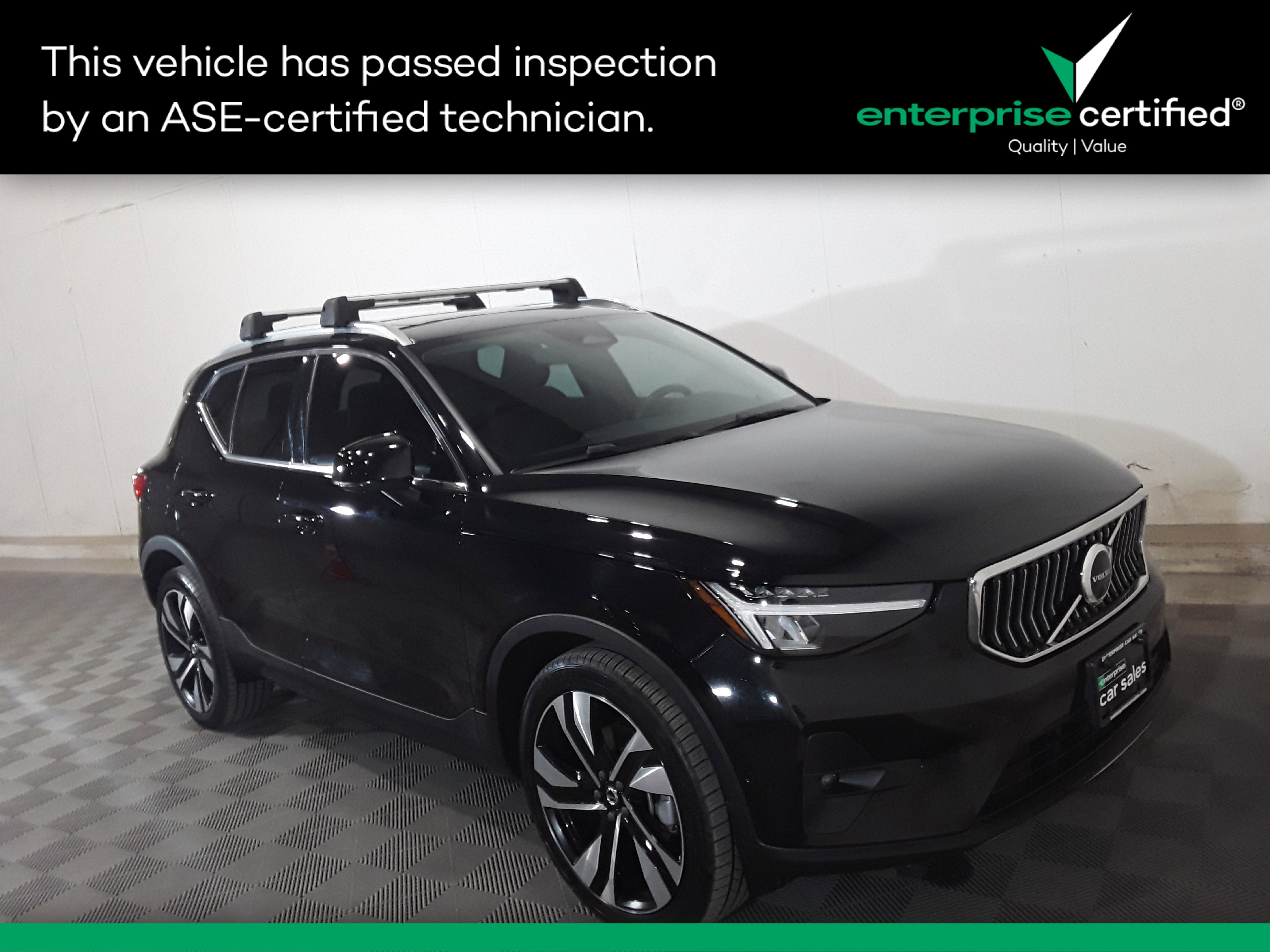 2023 Volvo XC40 B5 AWD Plus Bright Theme