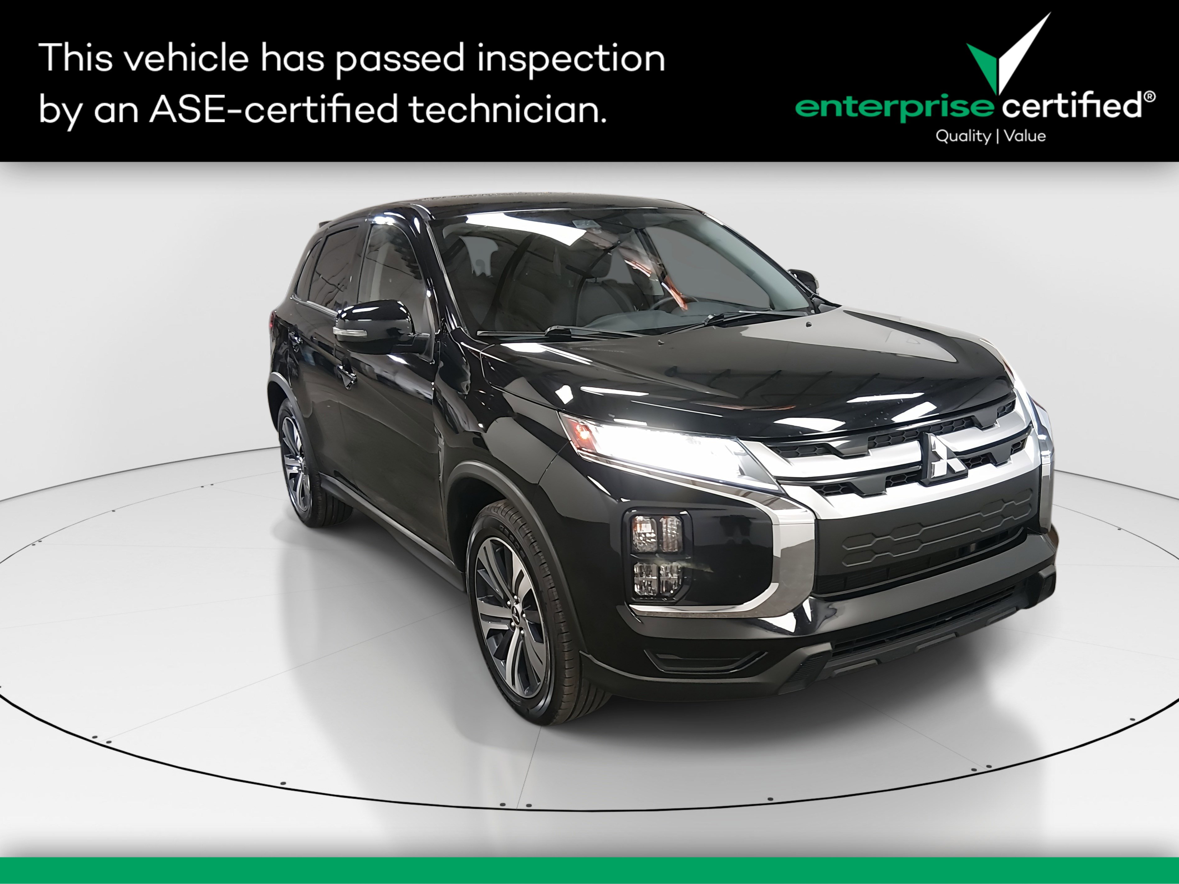 2024 Mitsubishi Outlander SE's photo