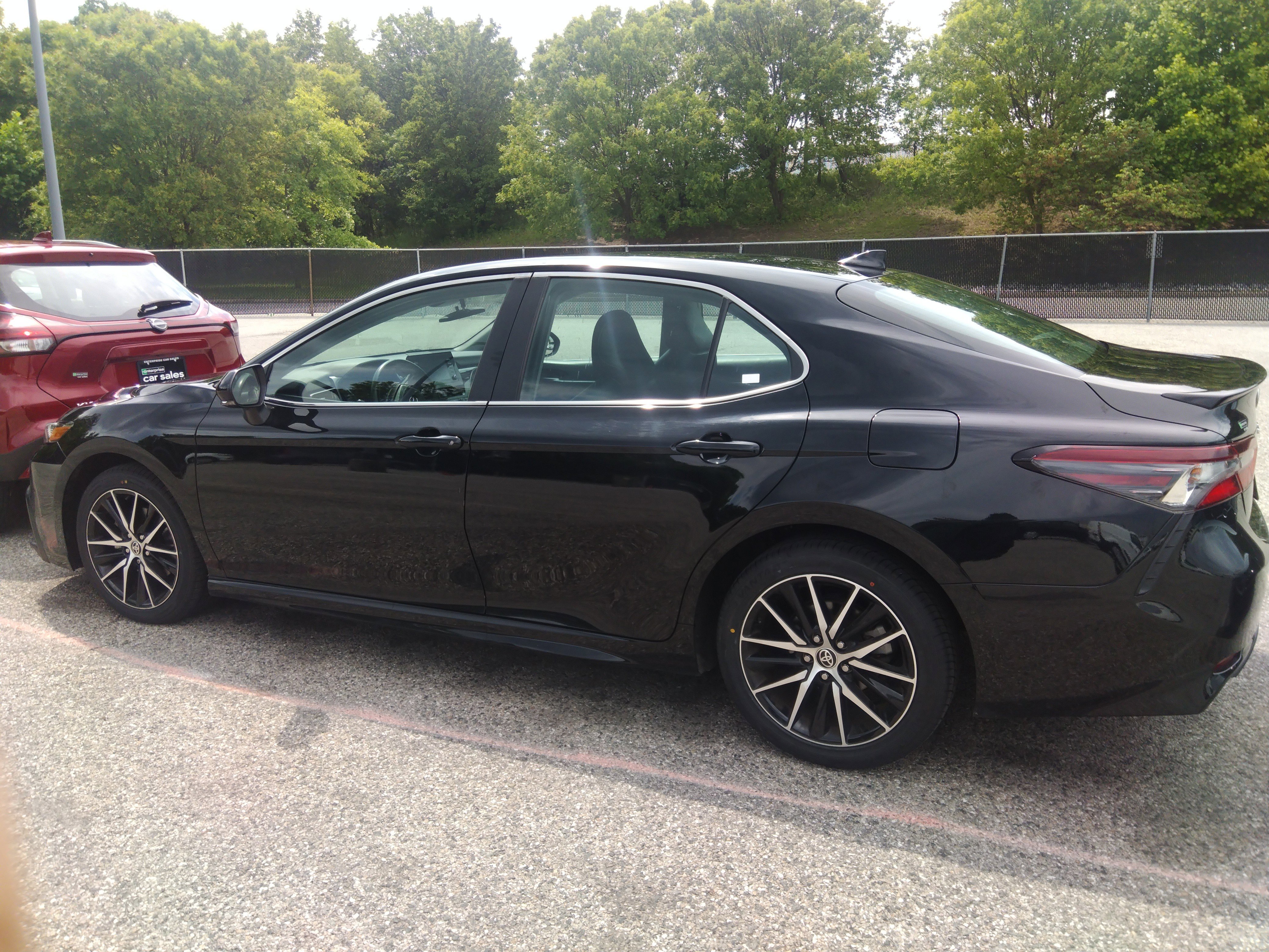 2023 Toyota Camry SE Auto